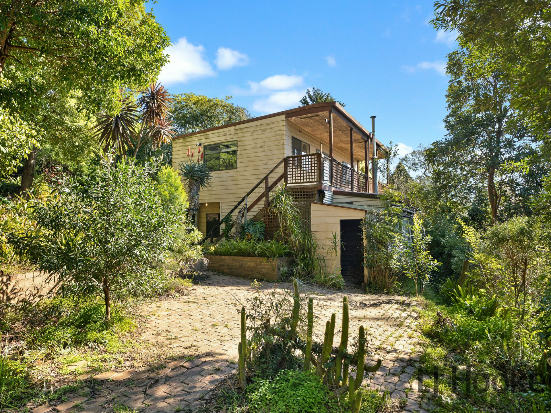1379 Mountain Hwy — photo 14 of 17