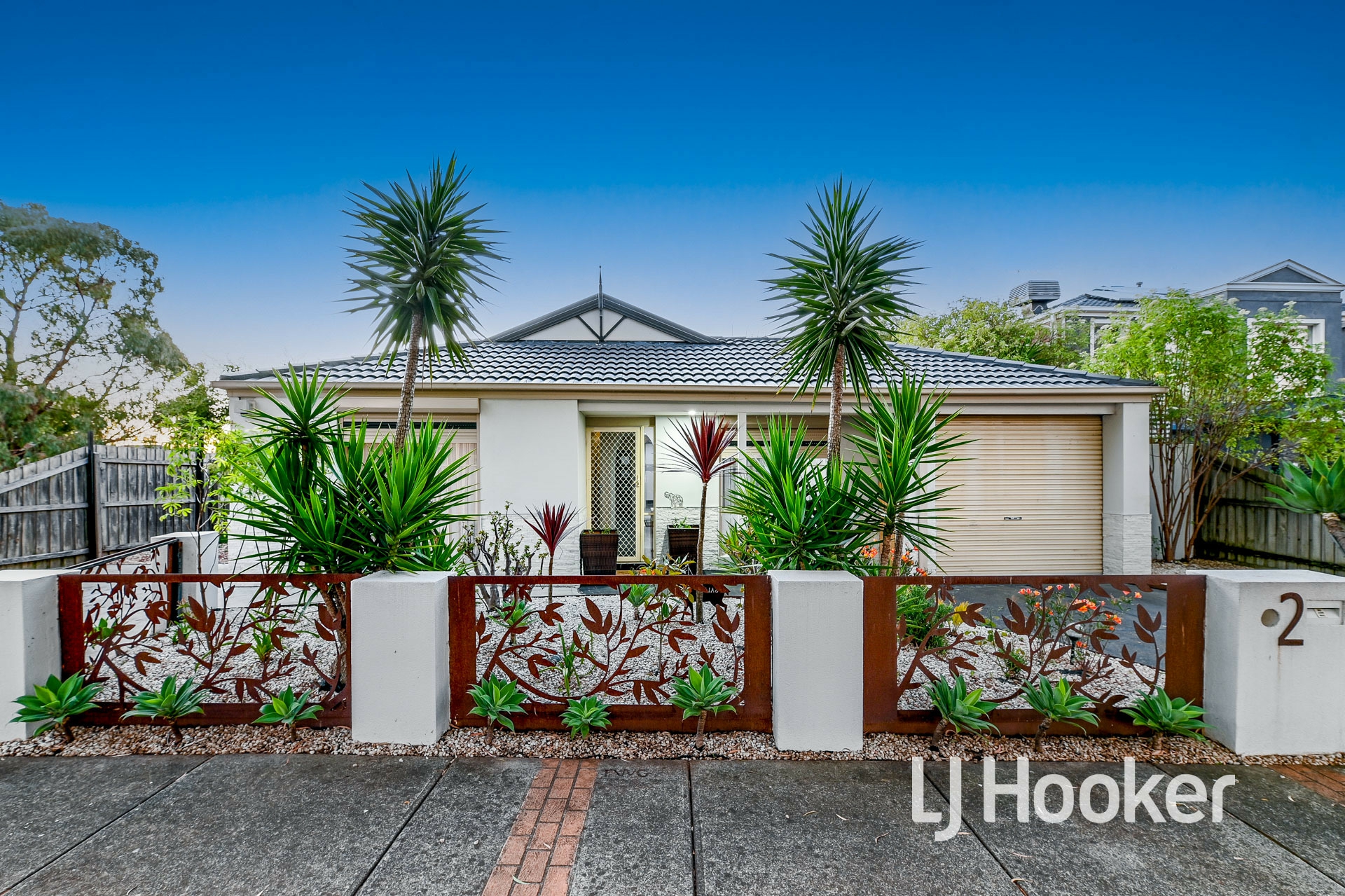 2 Parkside Mews, Cranbourne West