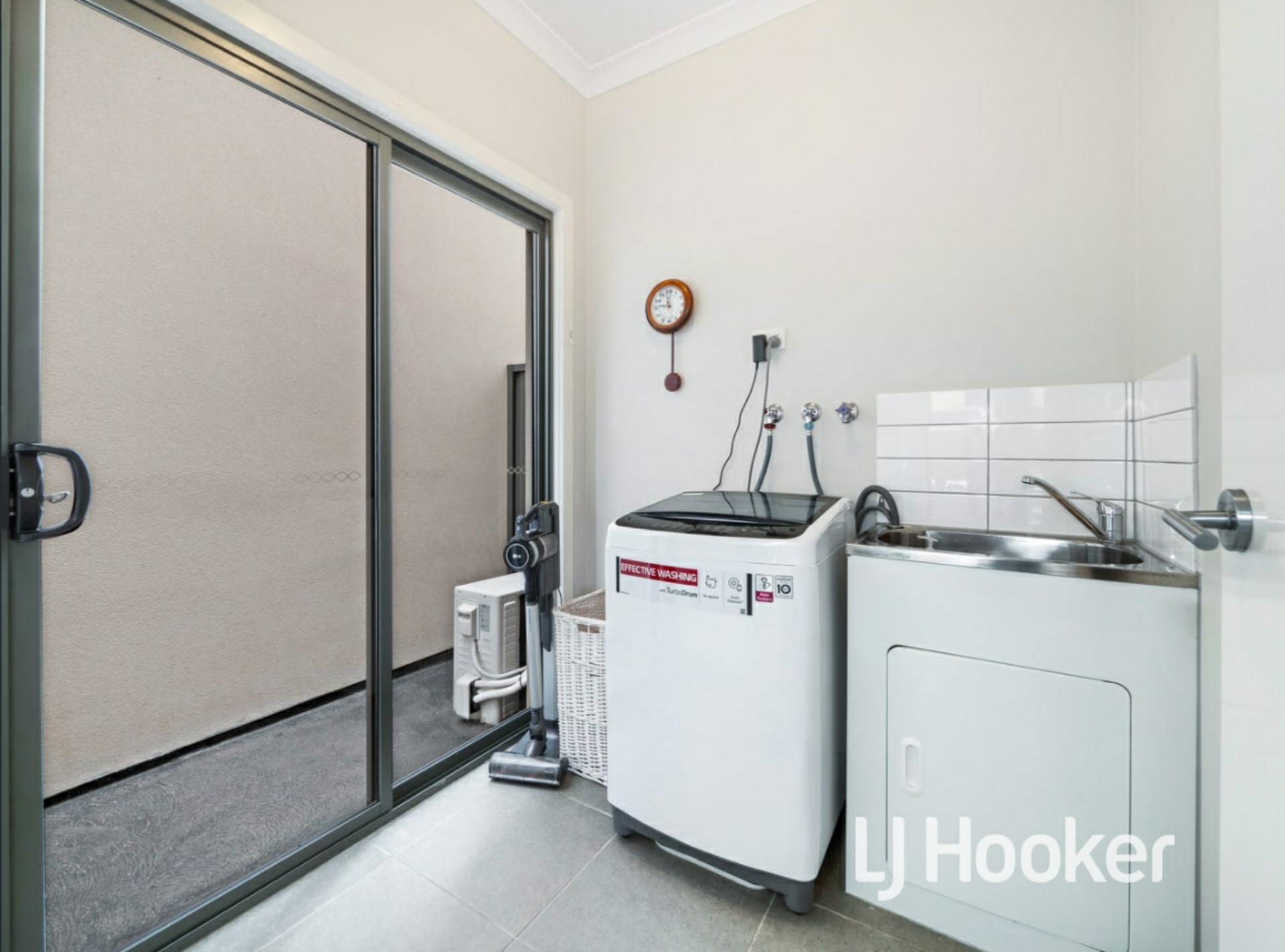 2 Easter Way, CRANBOURNE EAST