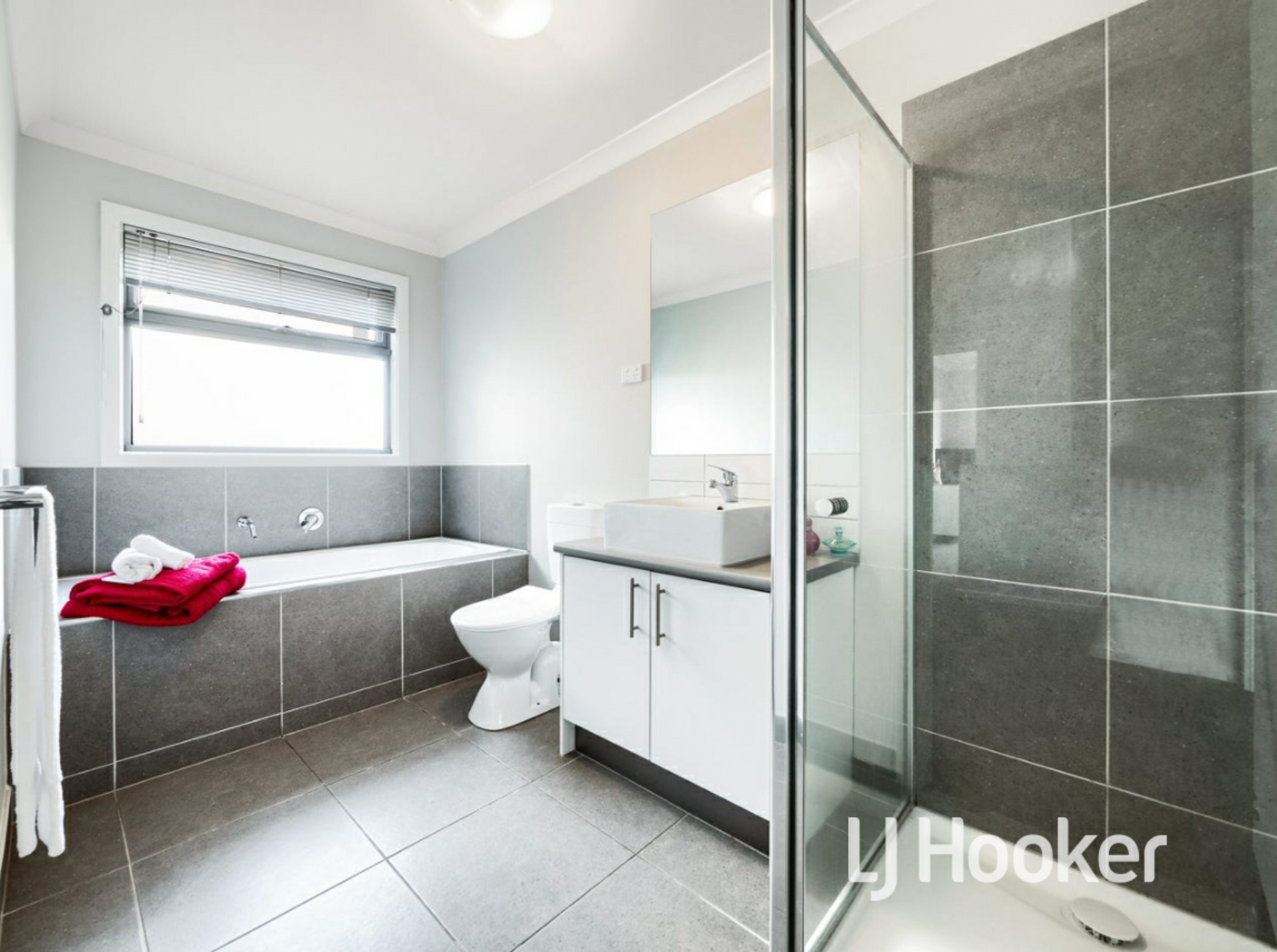 2 Easter Way, CRANBOURNE EAST