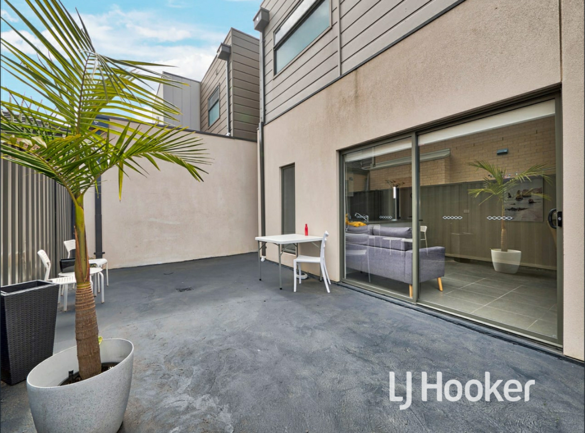 2 Easter Way, CRANBOURNE EAST
