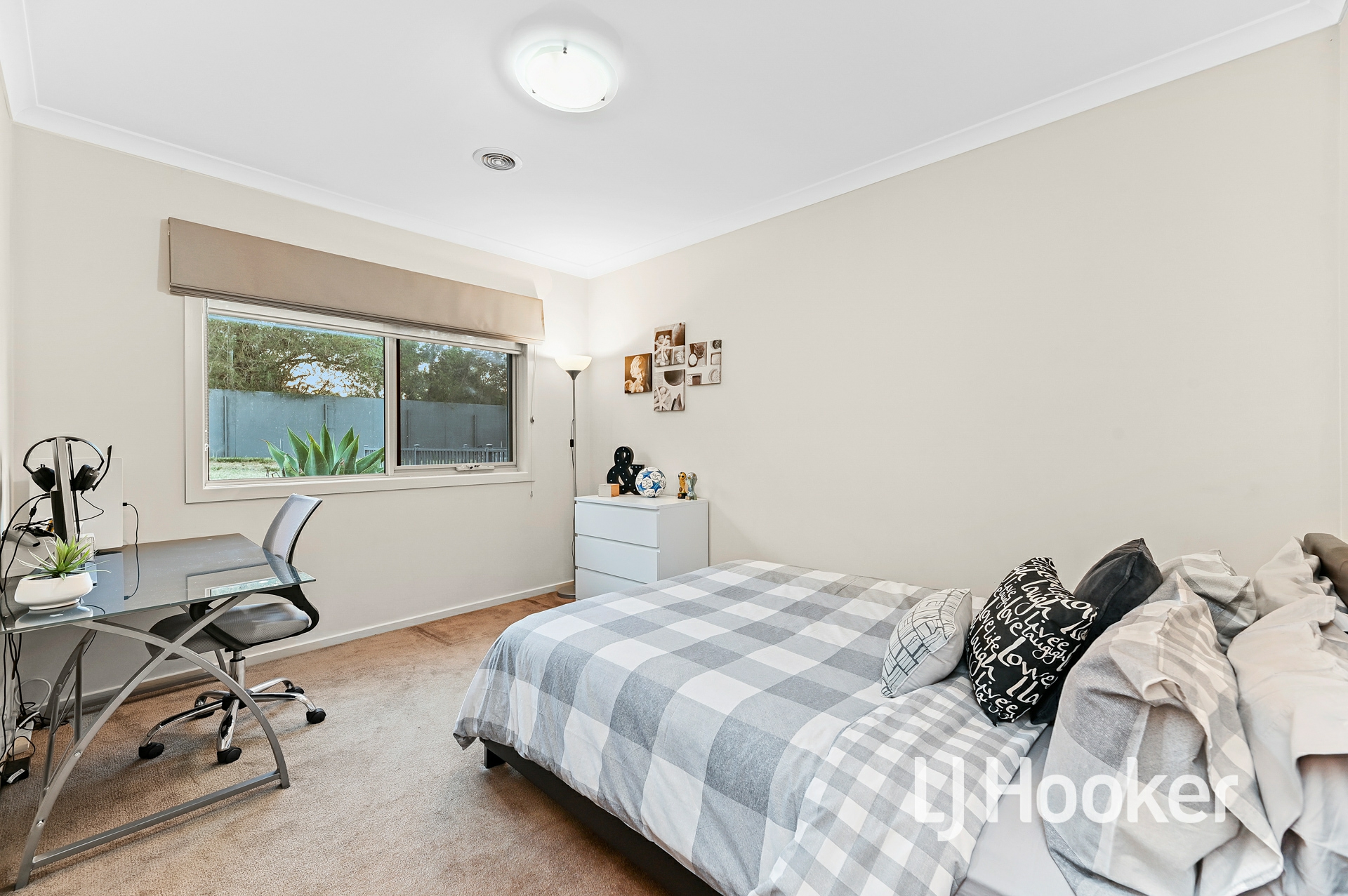 8 Paramu Court, TOORADIN