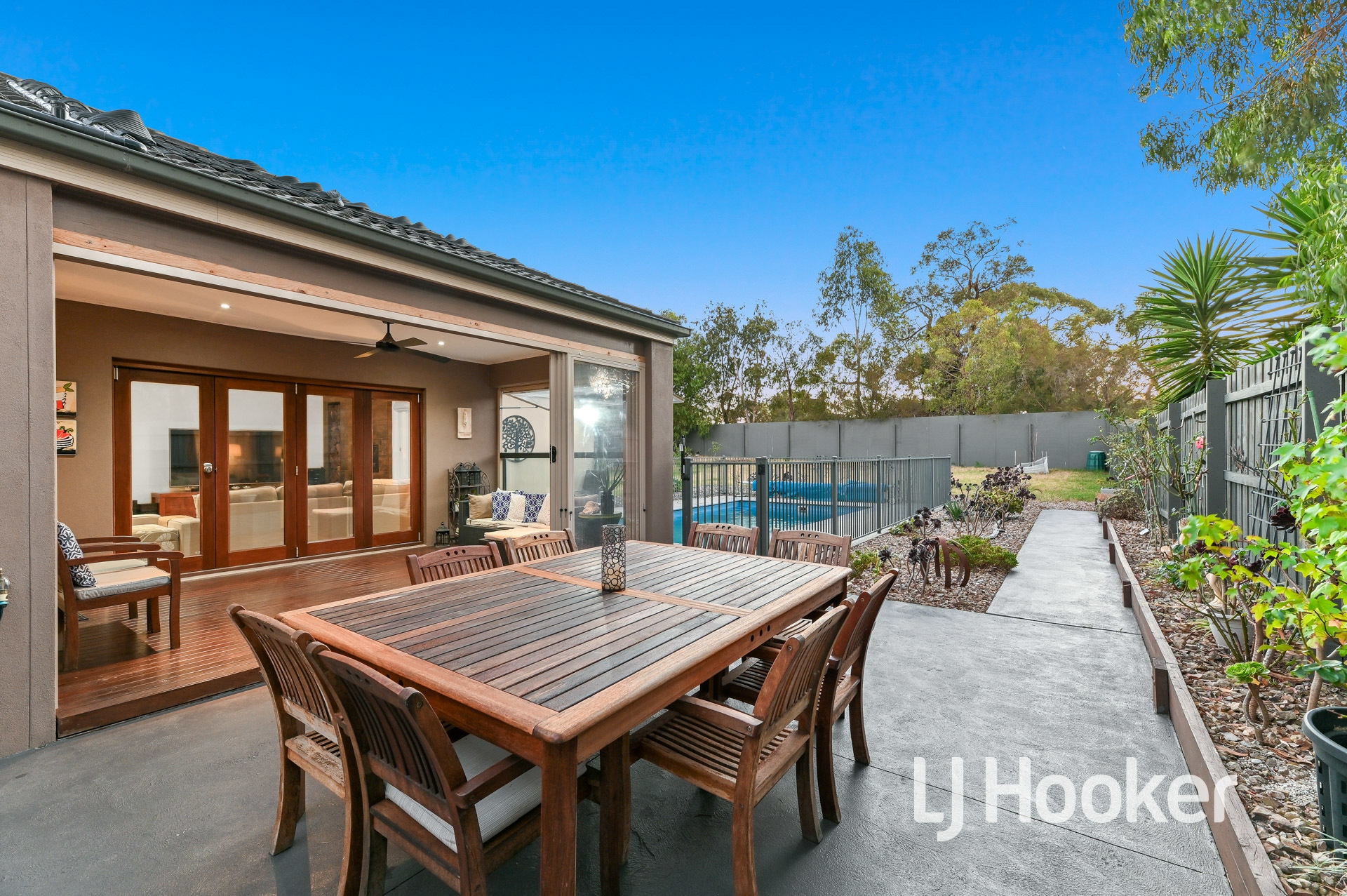 8 Paramu Court, TOORADIN