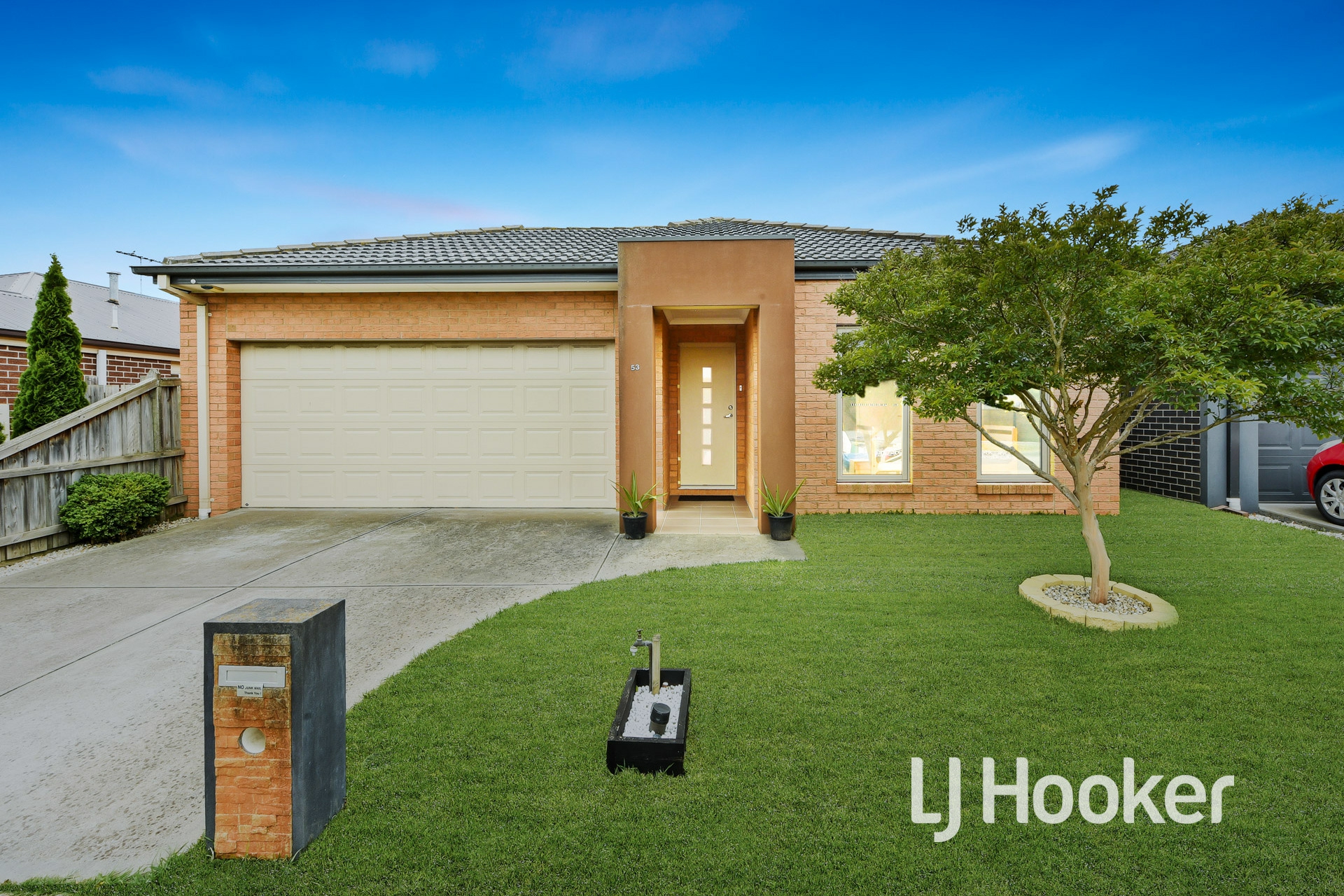 53 Valencia Circuit, CRANBOURNE