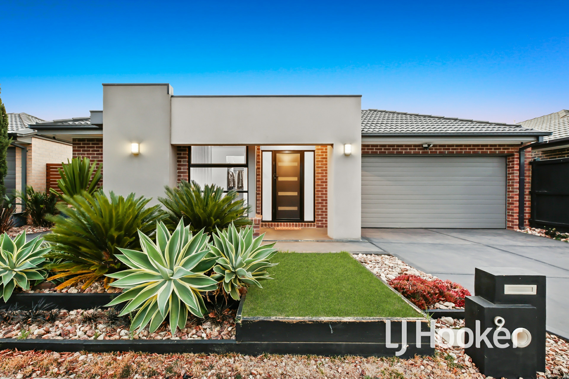 9 Carlyle Crescent, CLYDE NORTH