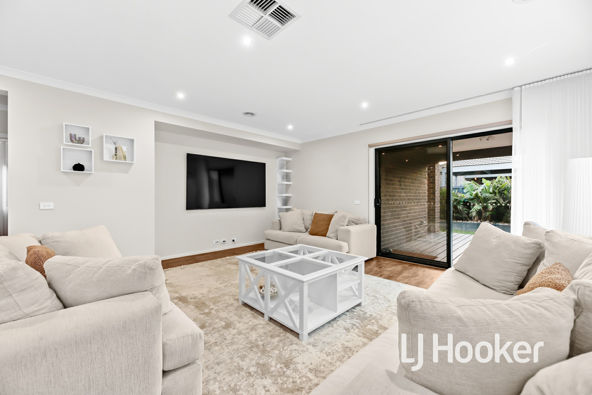 9 Carlyle Crescent, CLYDE NORTH
