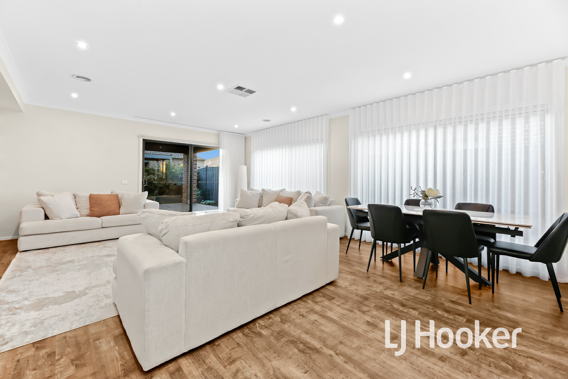 9 Carlyle Crescent, CLYDE NORTH