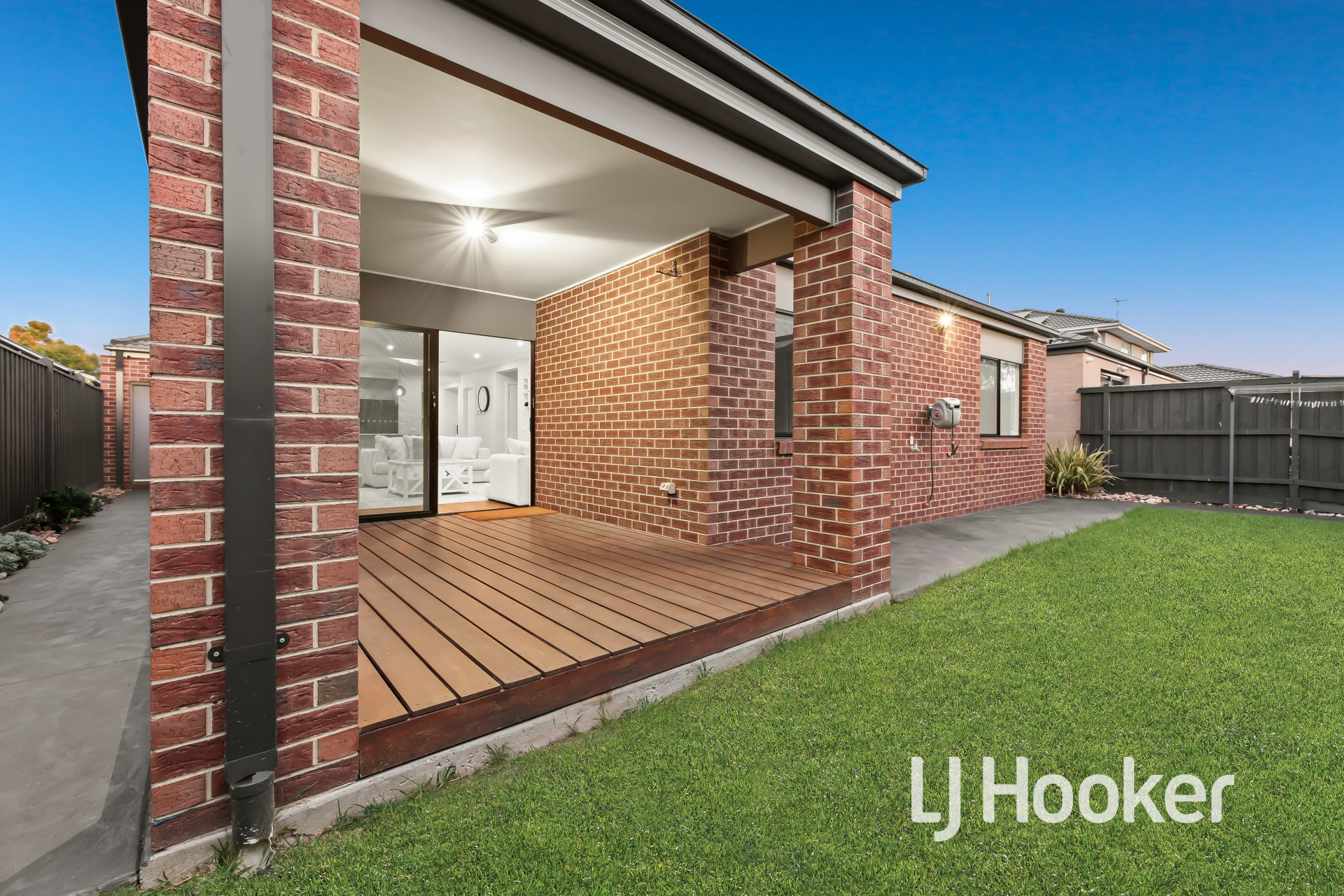 9 Carlyle Crescent, CLYDE NORTH