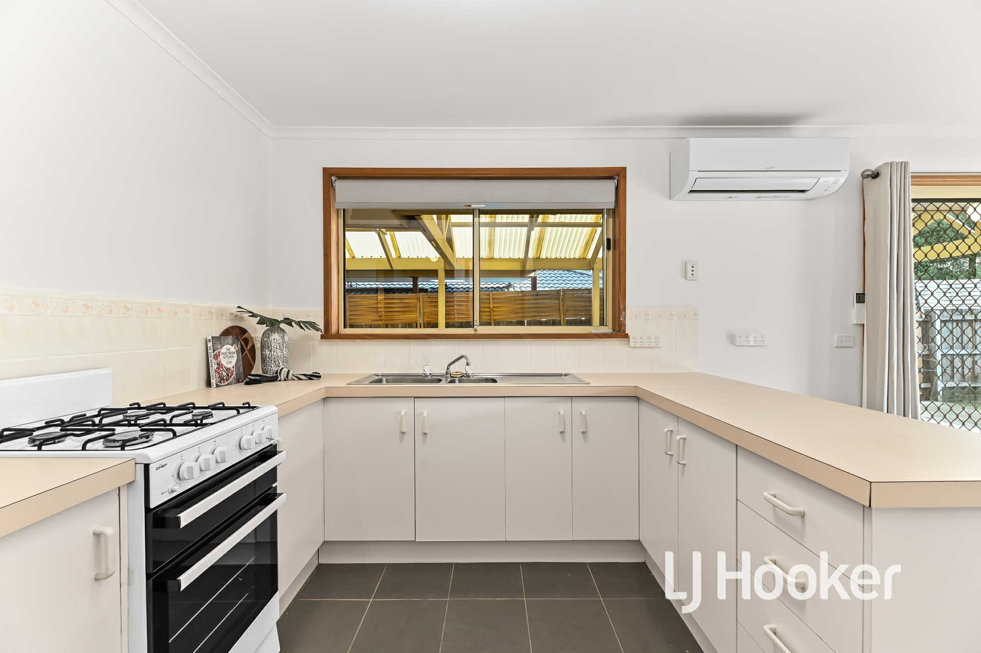 6 Tambo Way, BERWICK