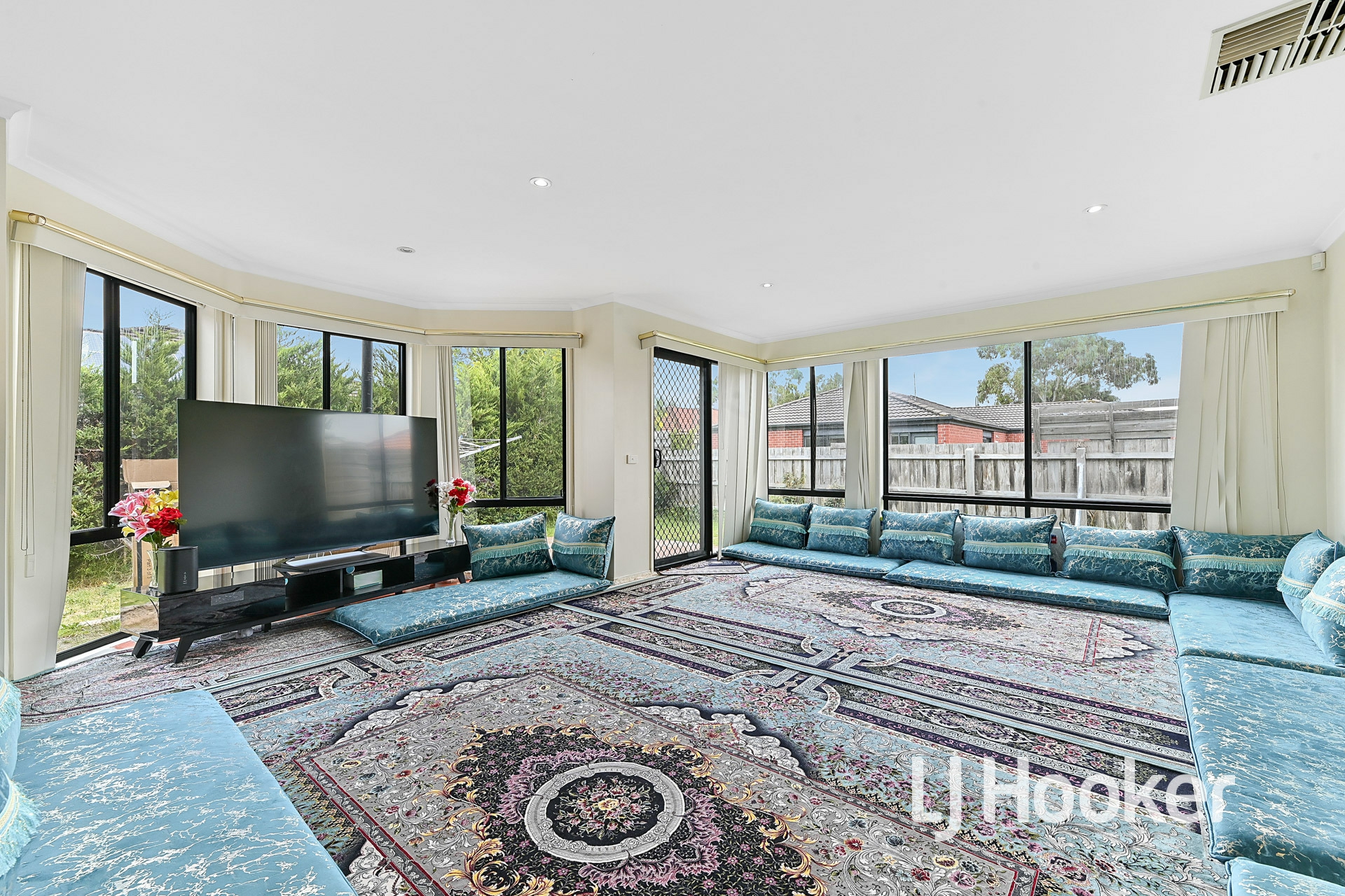 9 Eglinton Close — photo 4 of 18