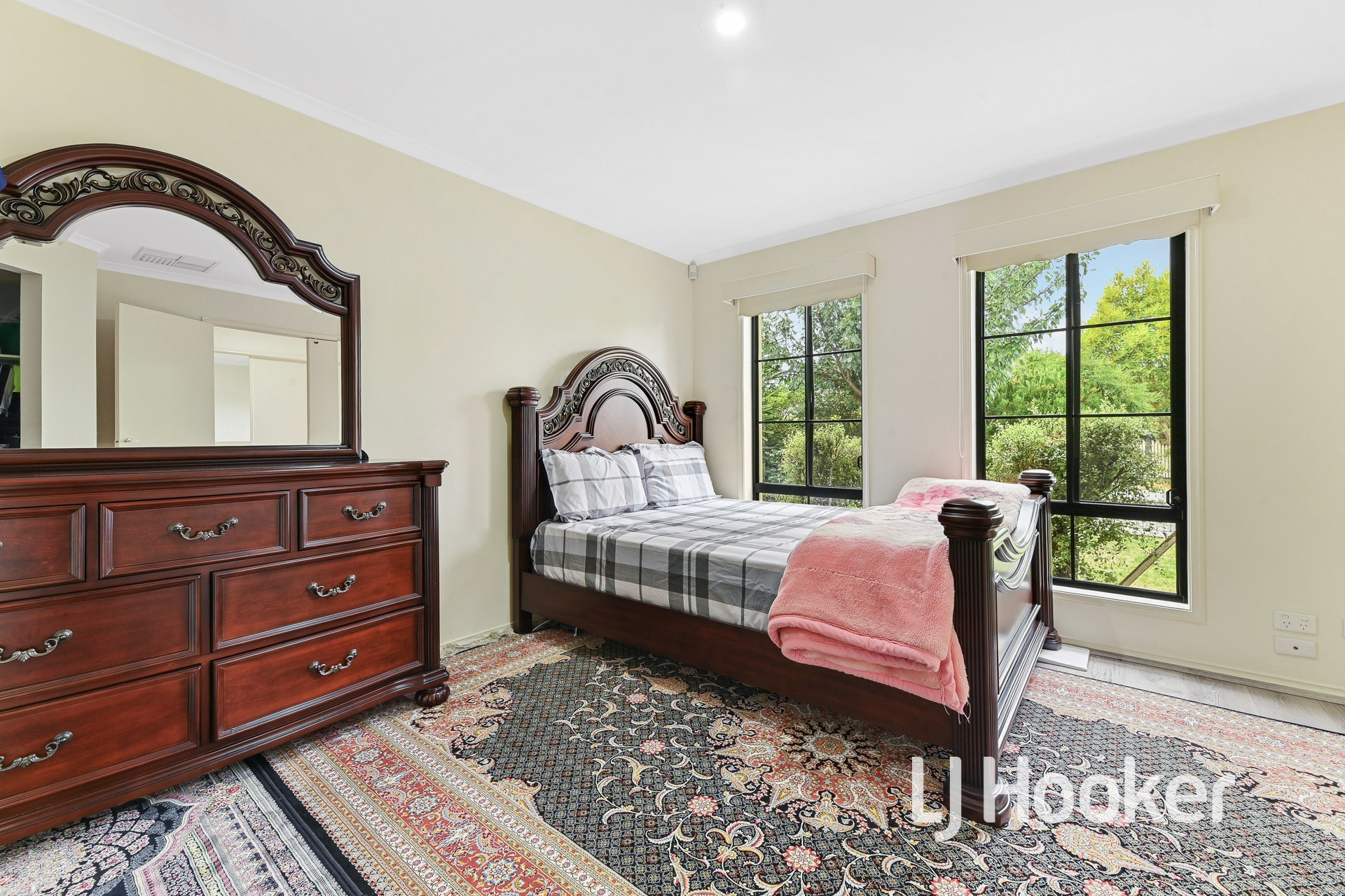 9 Eglinton Close — photo 6 of 18