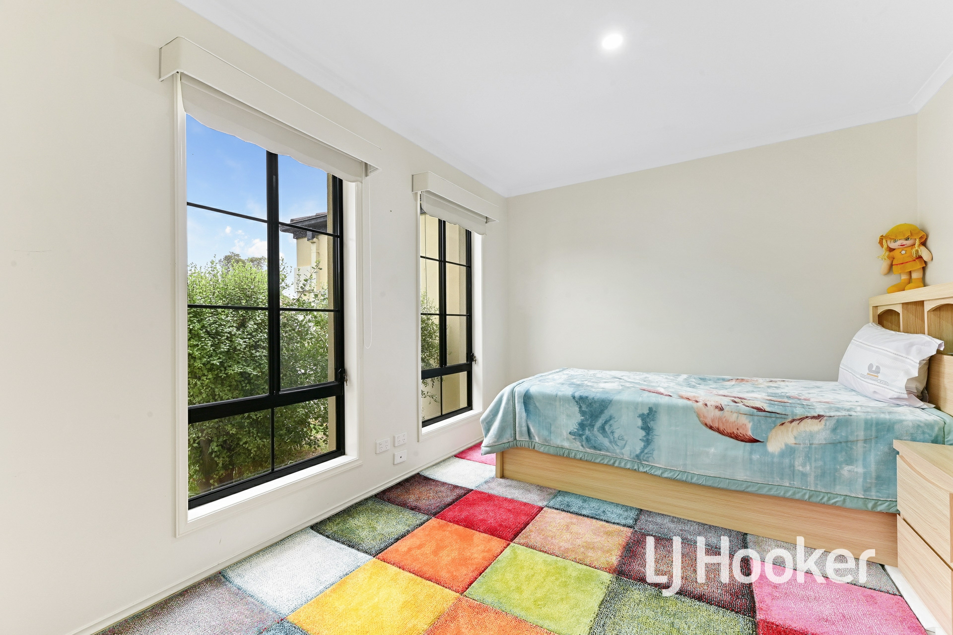 9 Eglinton Close — photo 8 of 18
