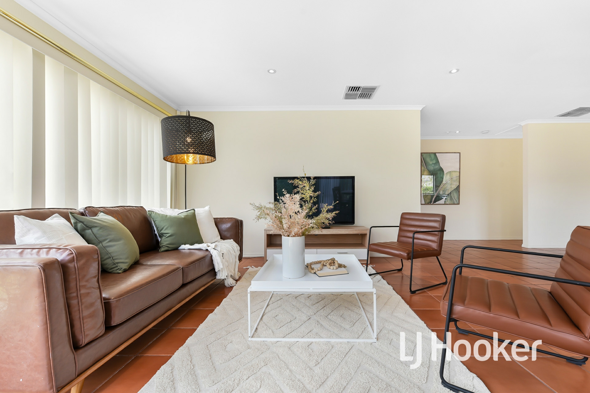 9 Eglinton Close — photo 15 of 18