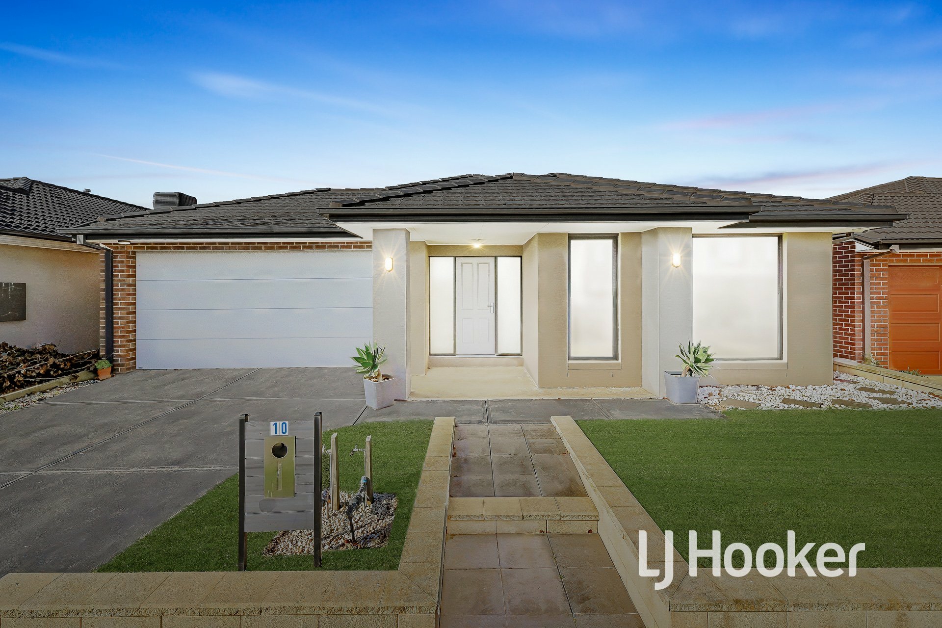 10 Guisard Way — photo from LJ Hooker Cranbourne
