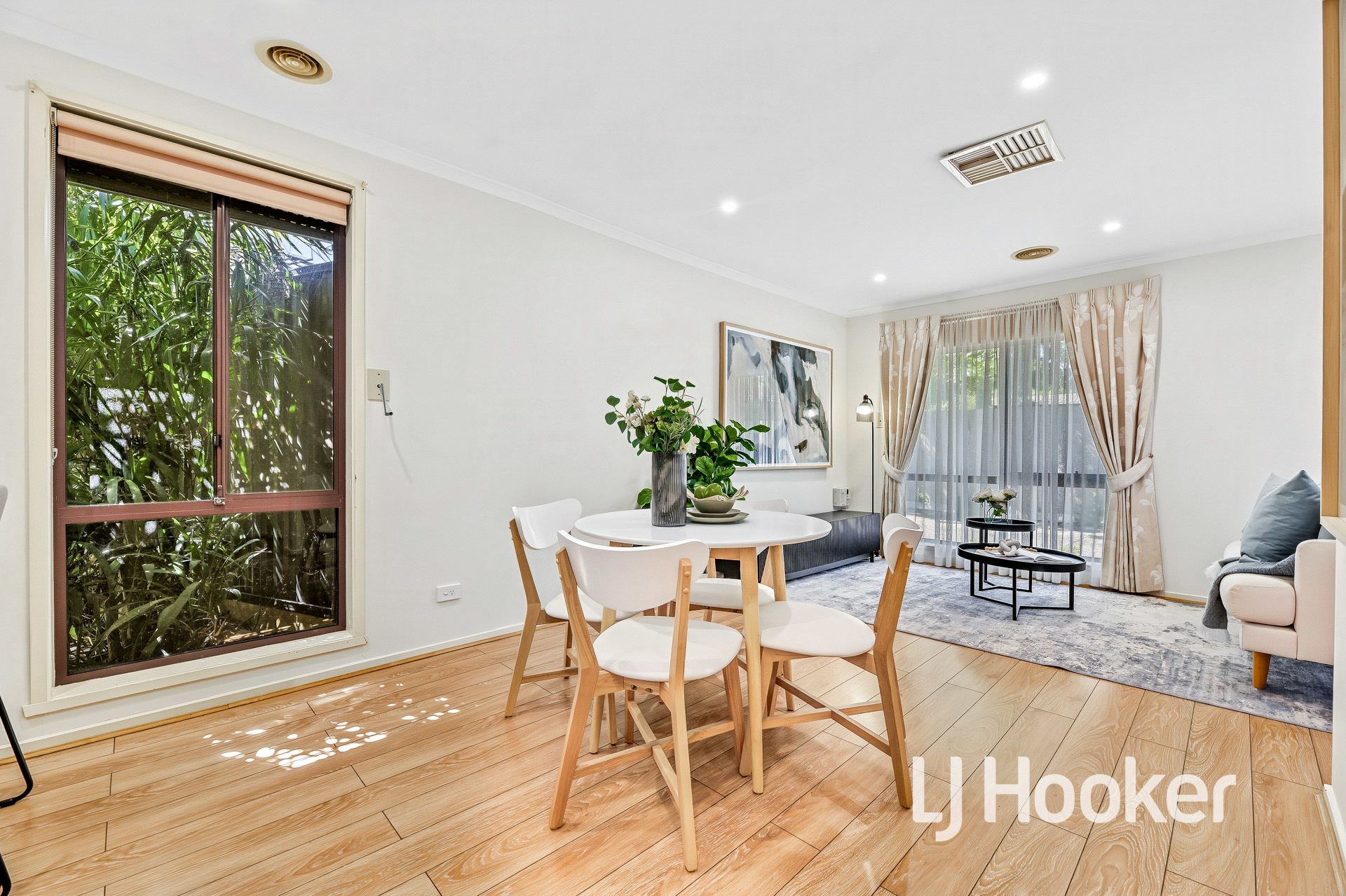 2/9 Alexander Street — photo 3 of 13