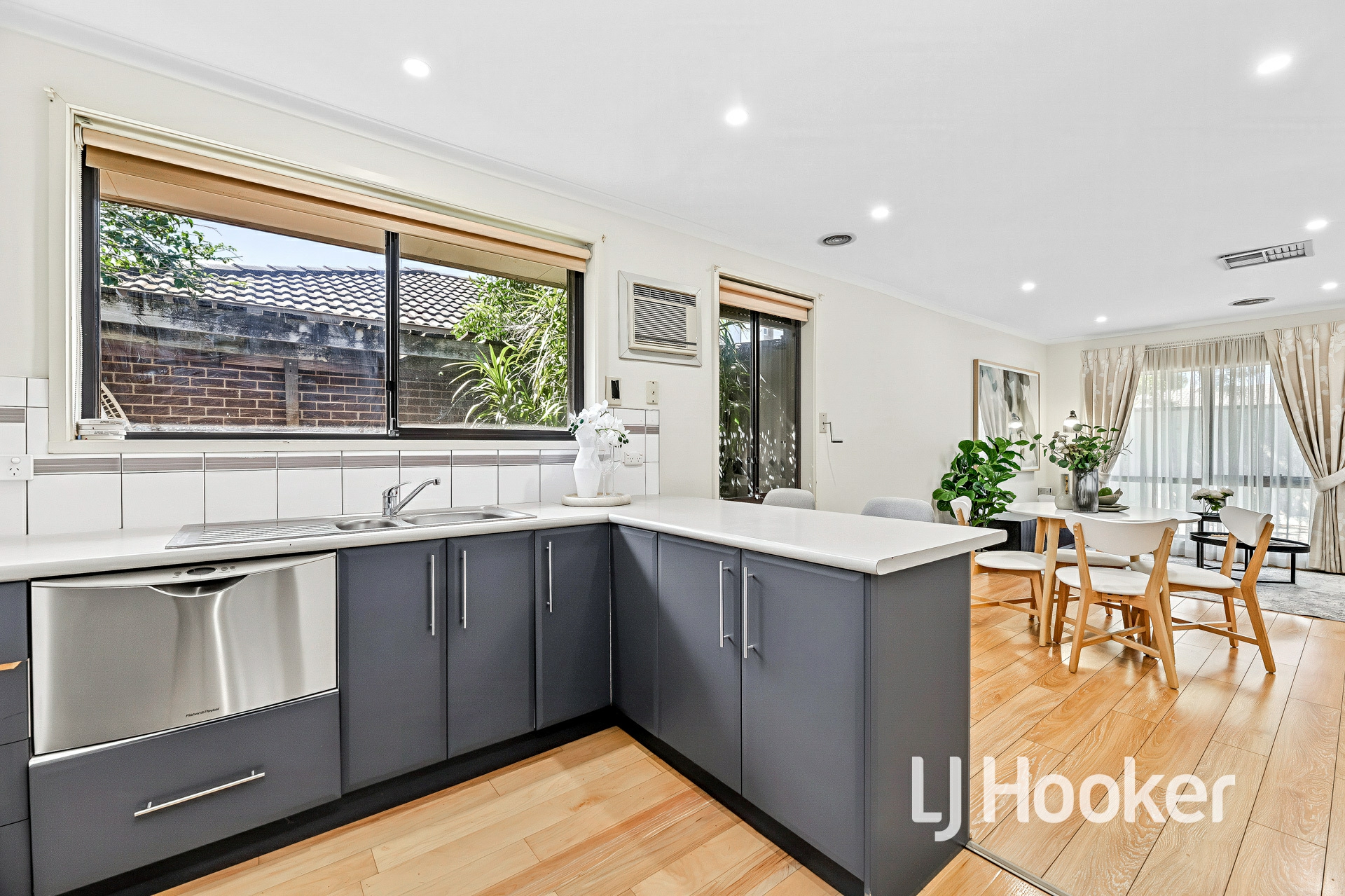 2/9 Alexander Street — photo 6 of 13