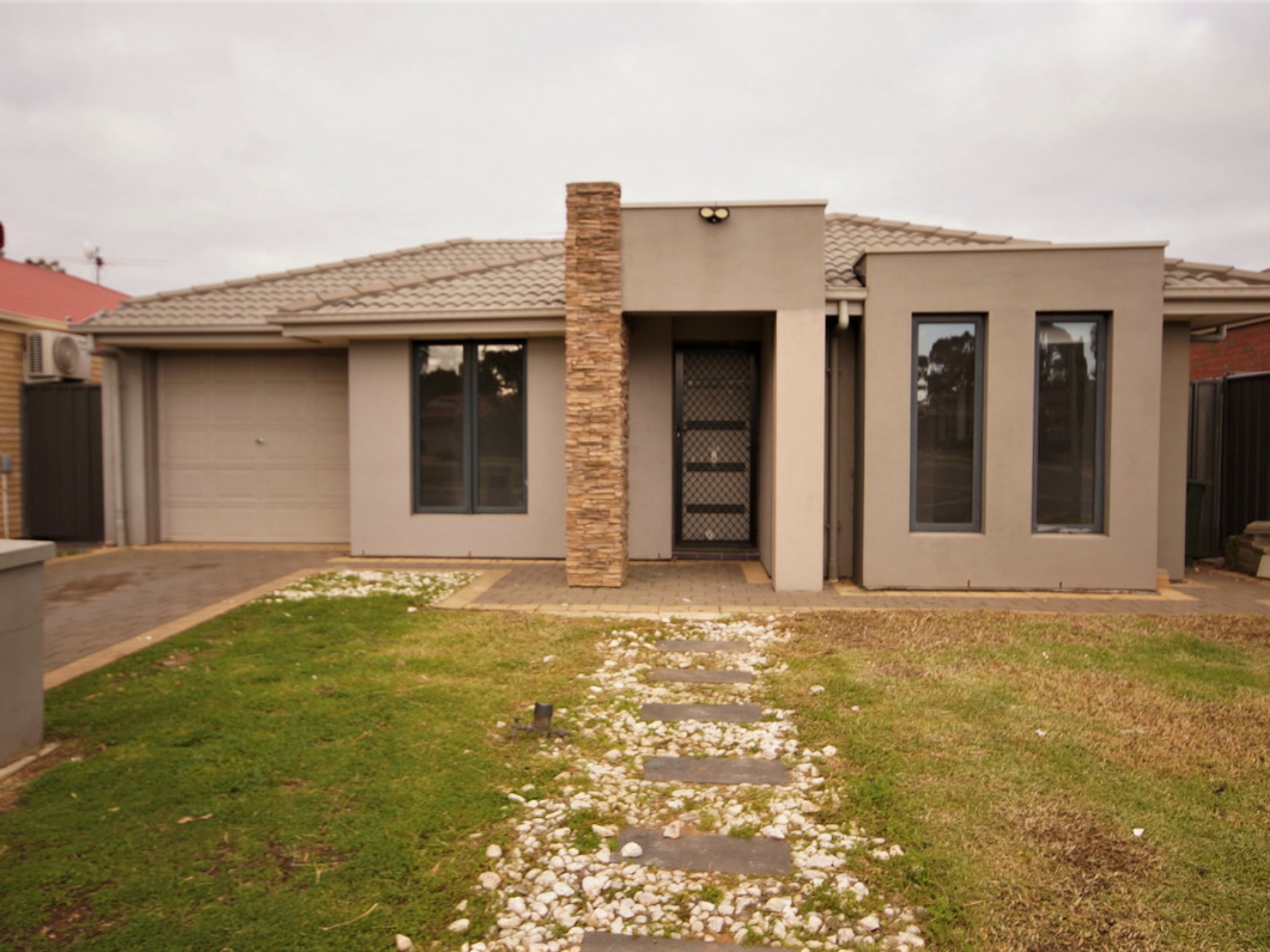 26 Almond Circuit Munno Para West SA