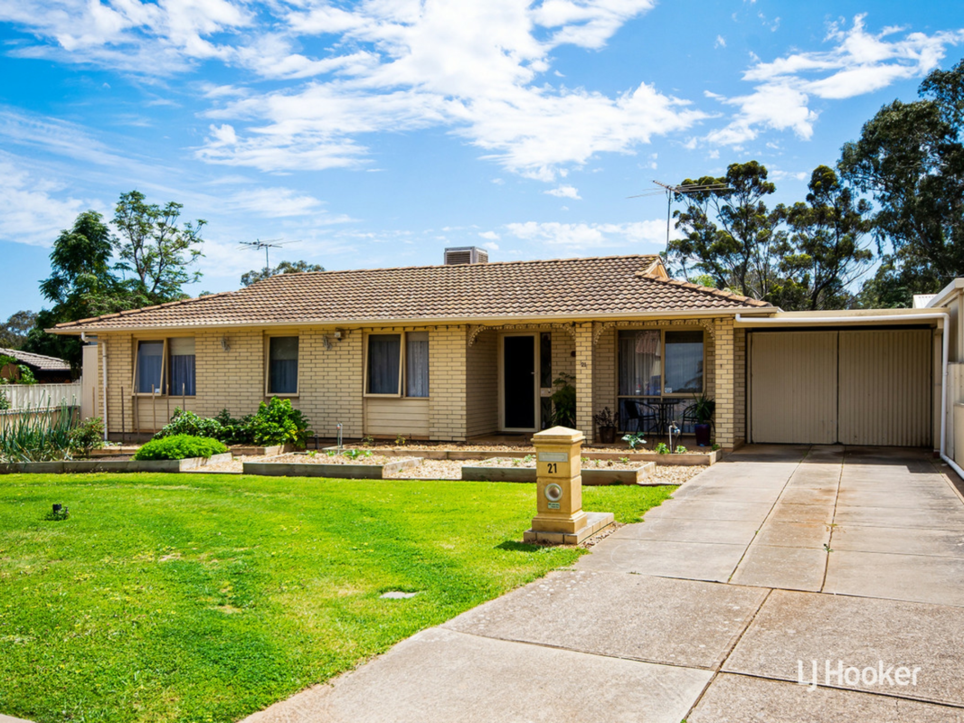 21 Jones Crescent, Elizabeth East