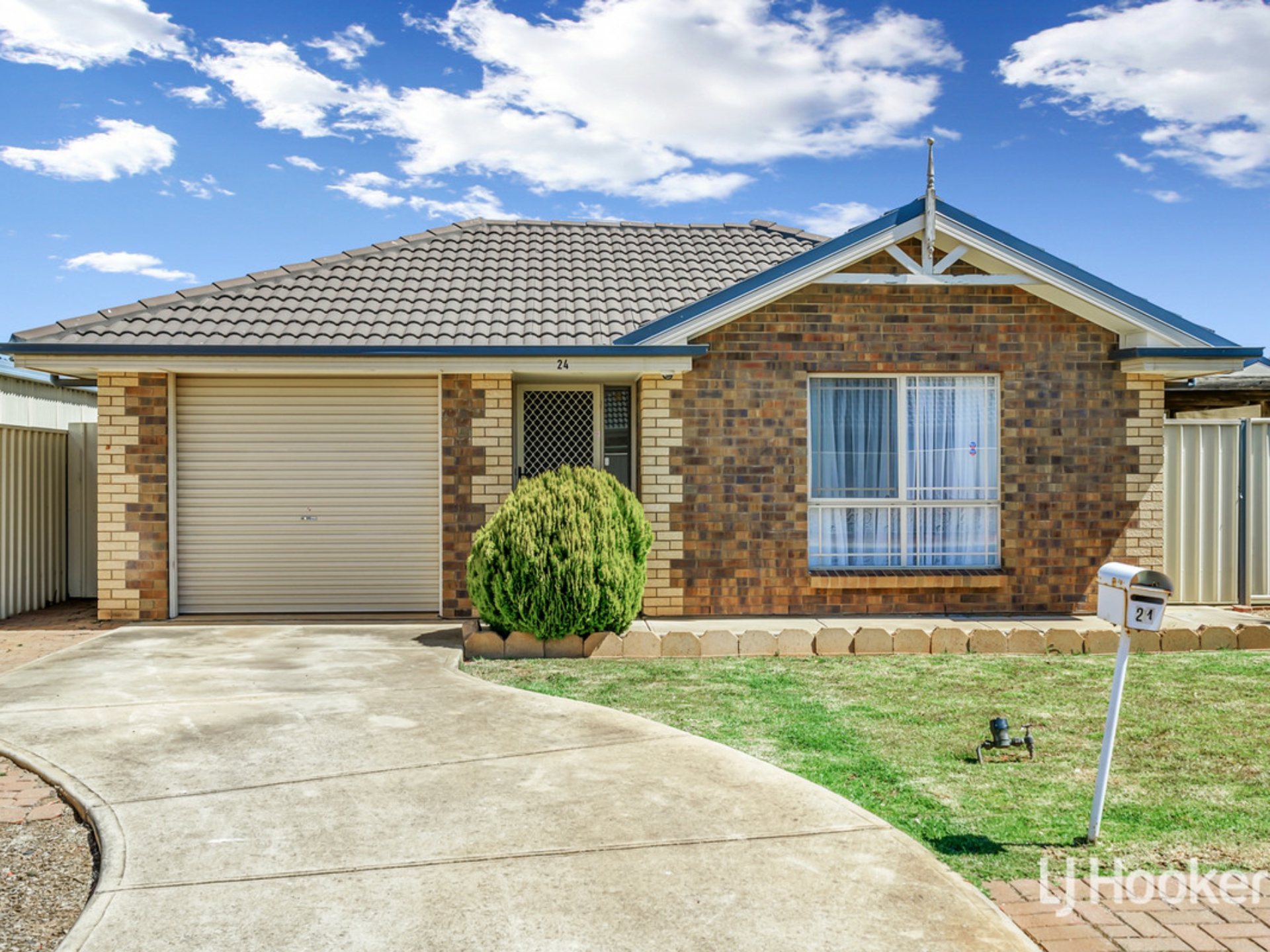 24 Librandi Street Munno Para West SA