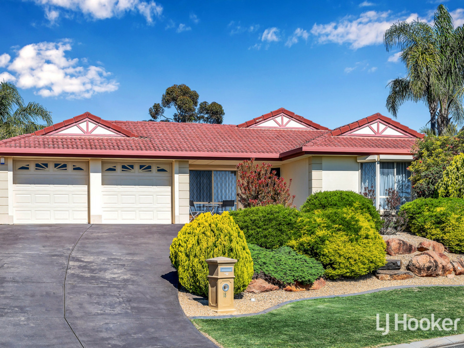 18 Platten Avenue Hillbank SA