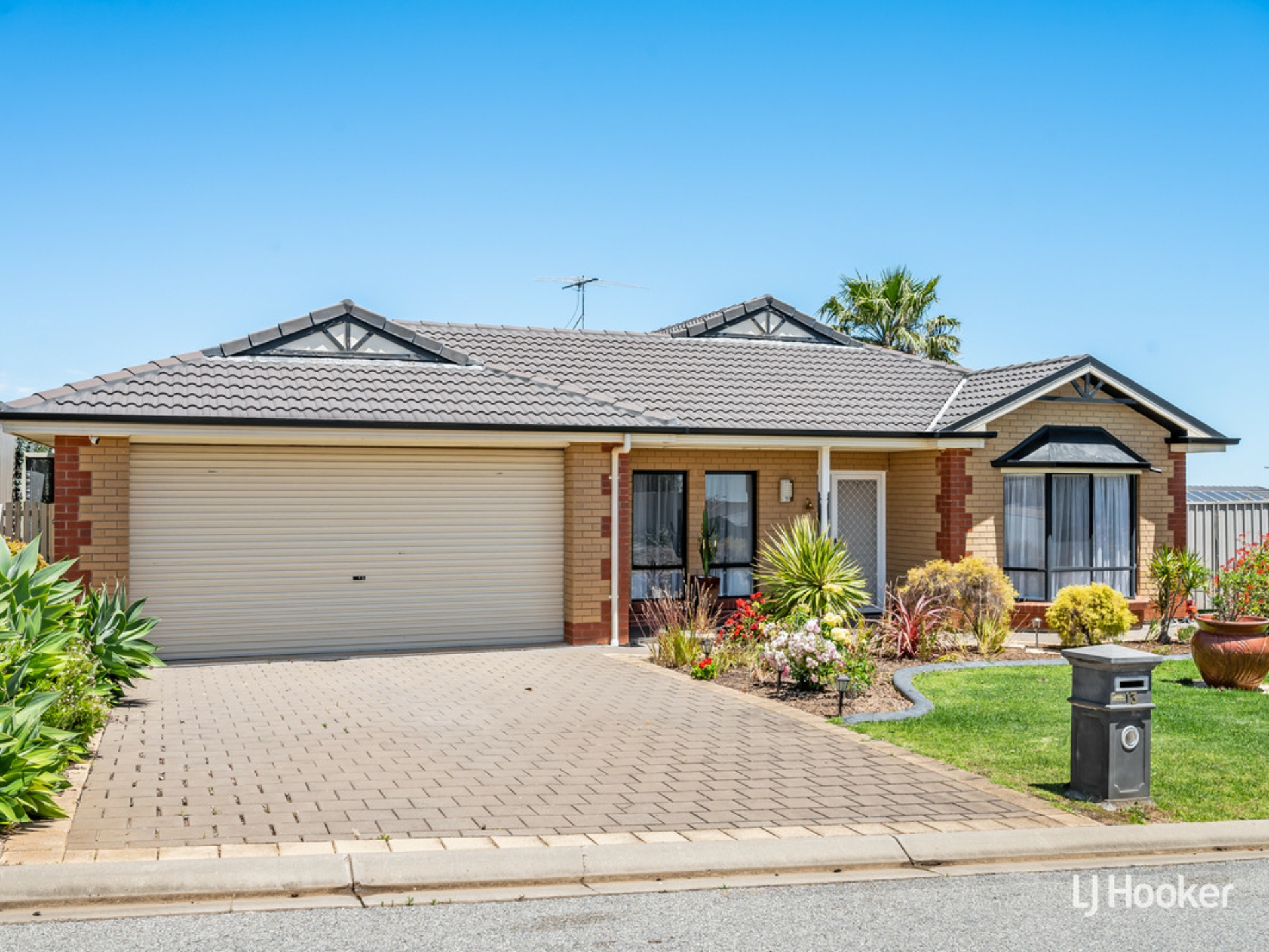 13 Kent Place Craigmore SA - Property Details - LJ Hooker