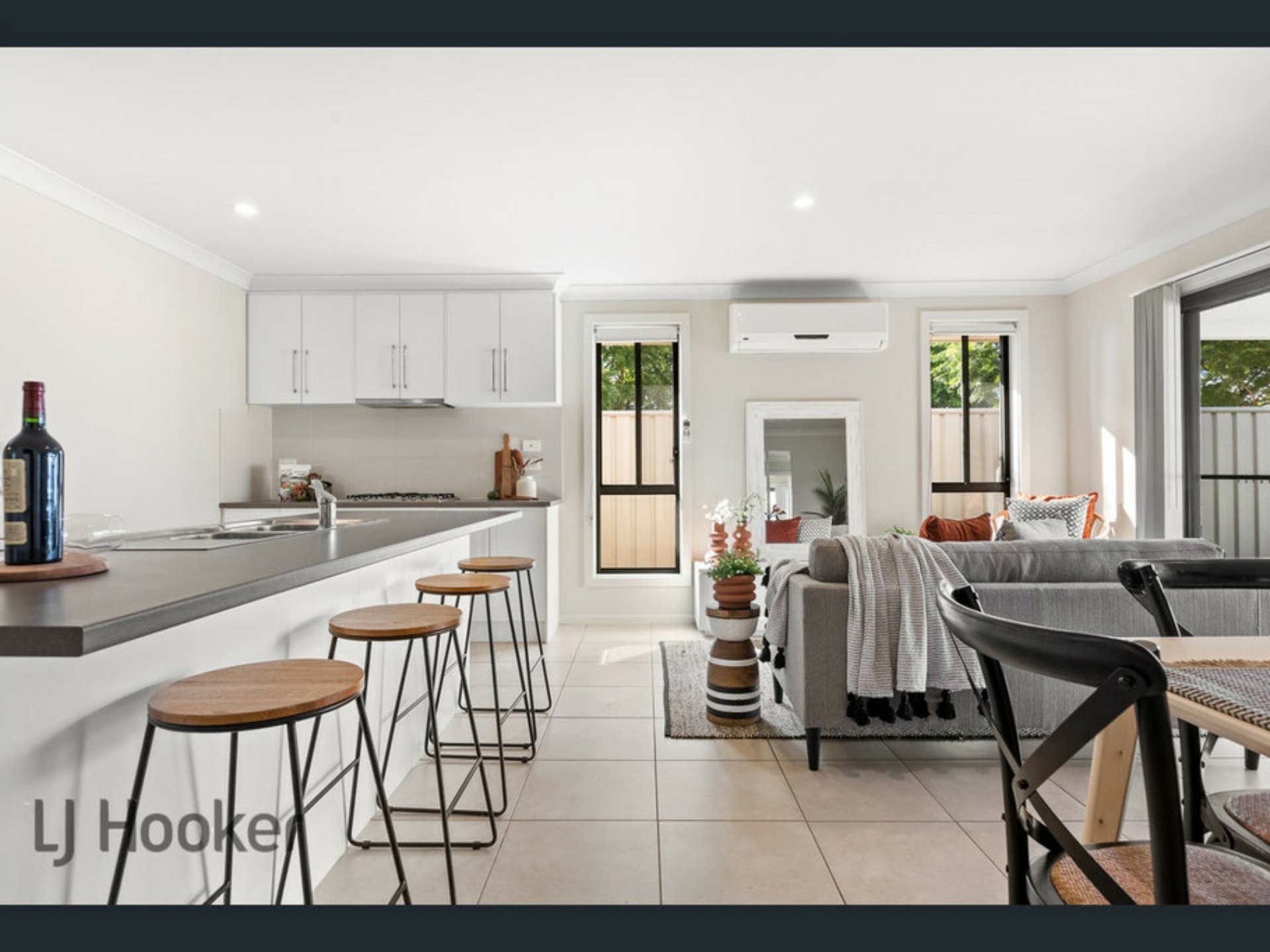 11 Amaretti Way, MUNNO PARA WEST