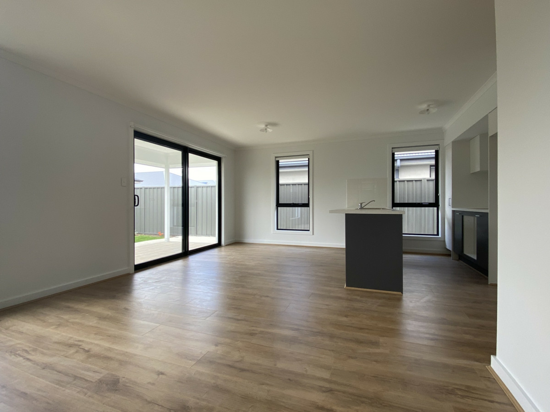 10 Donato Street, MUNNO PARA DOWNS