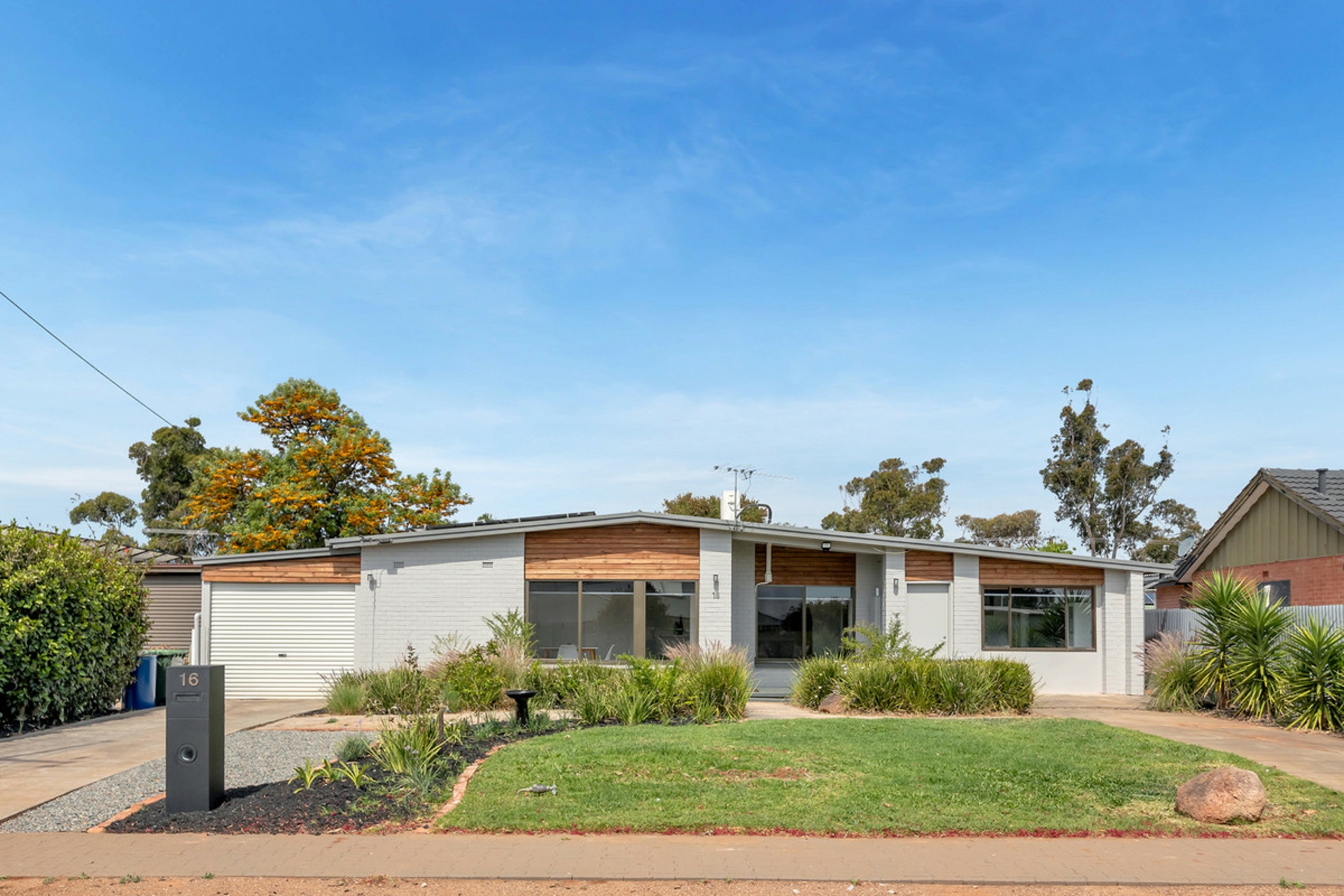 16 Saint Road, SMITHFIELD PLAINS