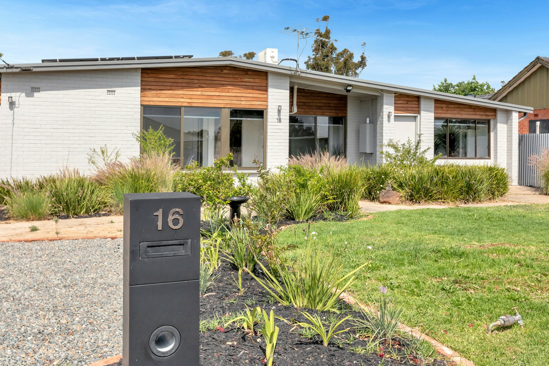 16 Saint Road, SMITHFIELD PLAINS