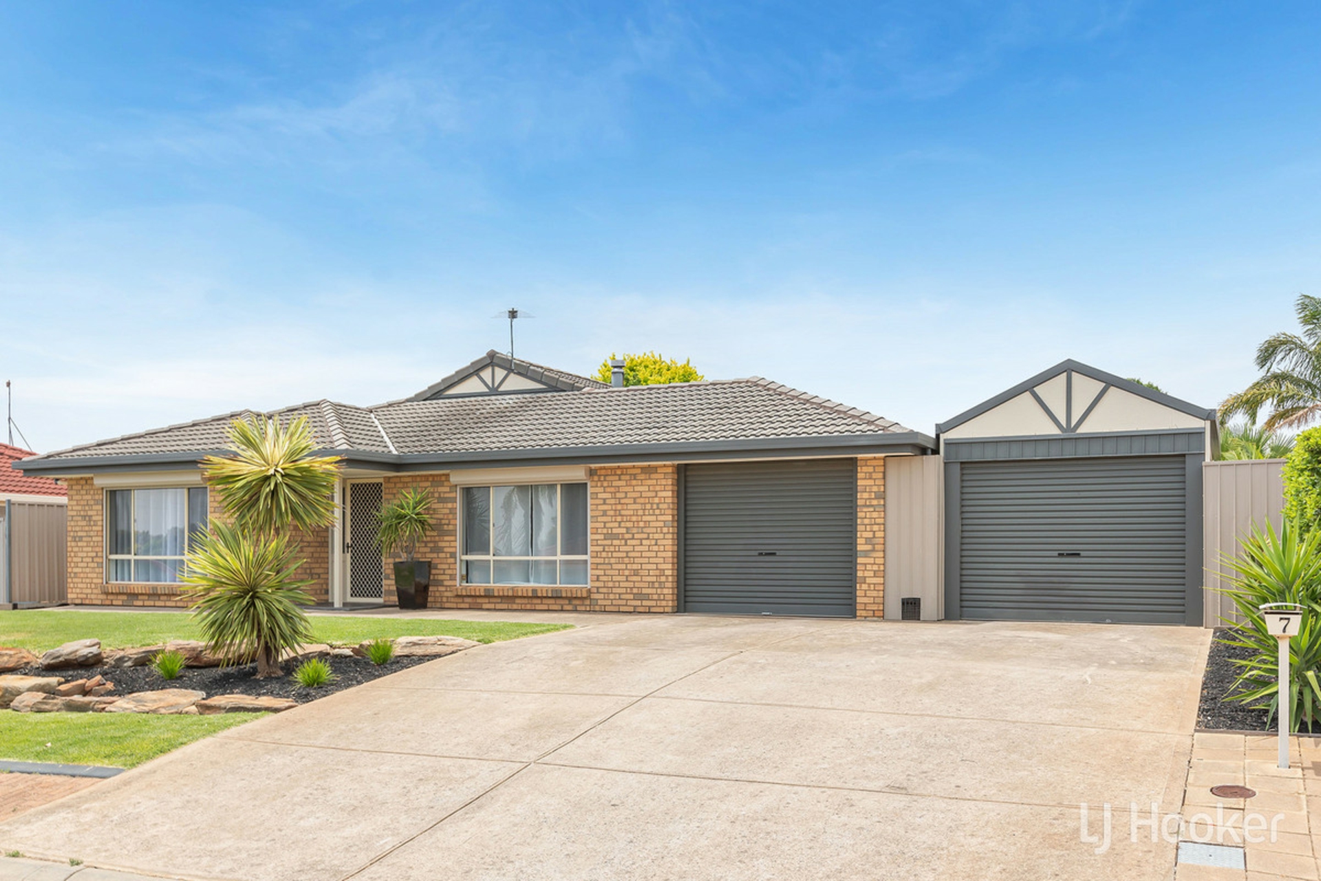 7 Sedgemoor Road Craigmore SA Property Details LJ Hooker