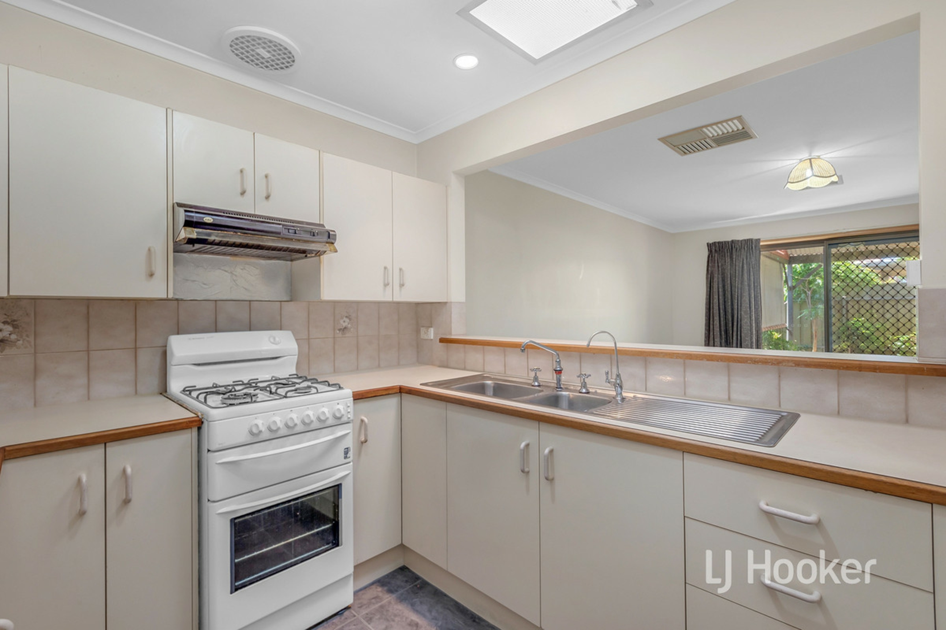 2/27 Carey Street Salisbury SA Property Details LJ Hooker