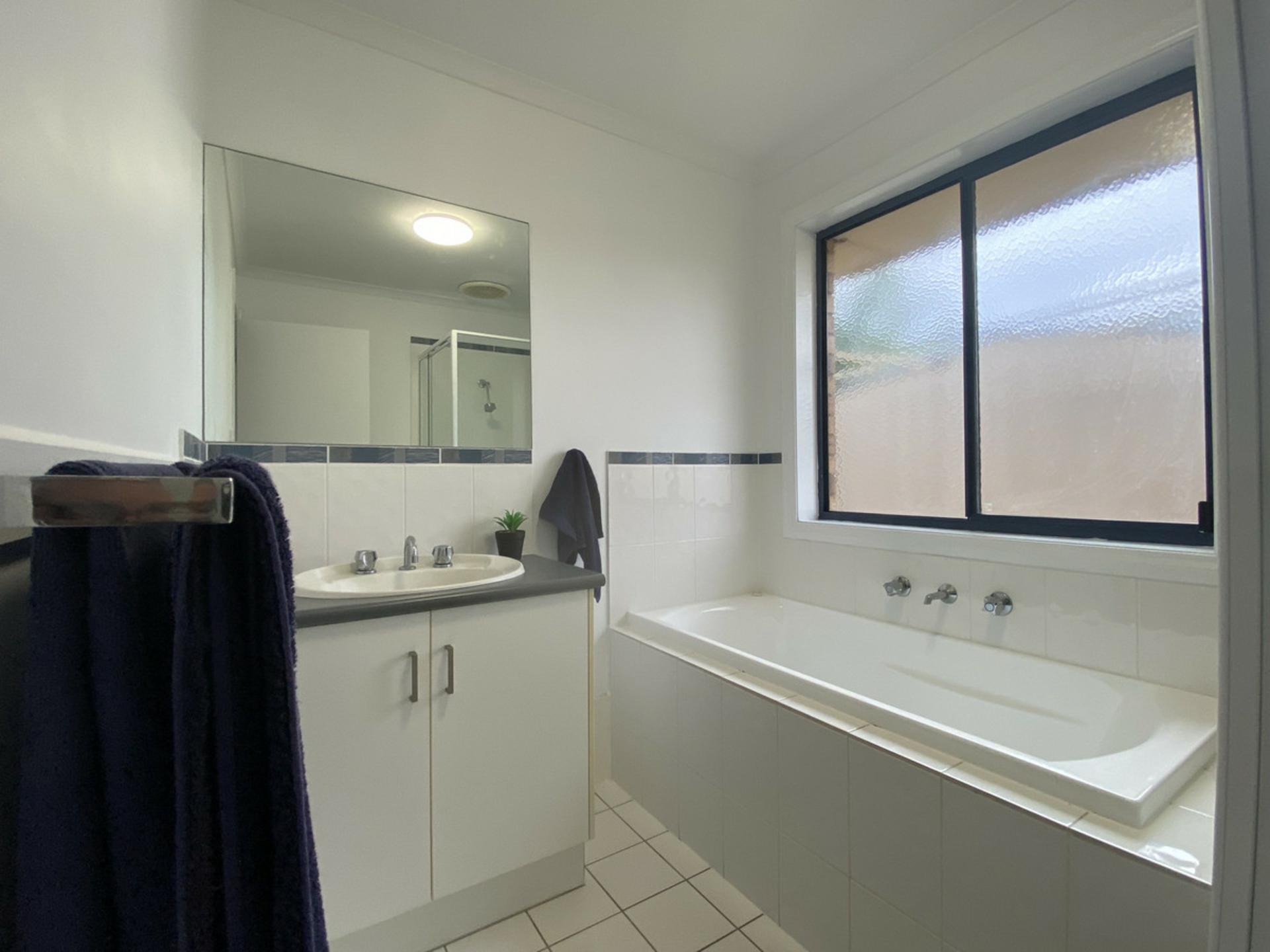 8 William Drive, DAVOREN PARK