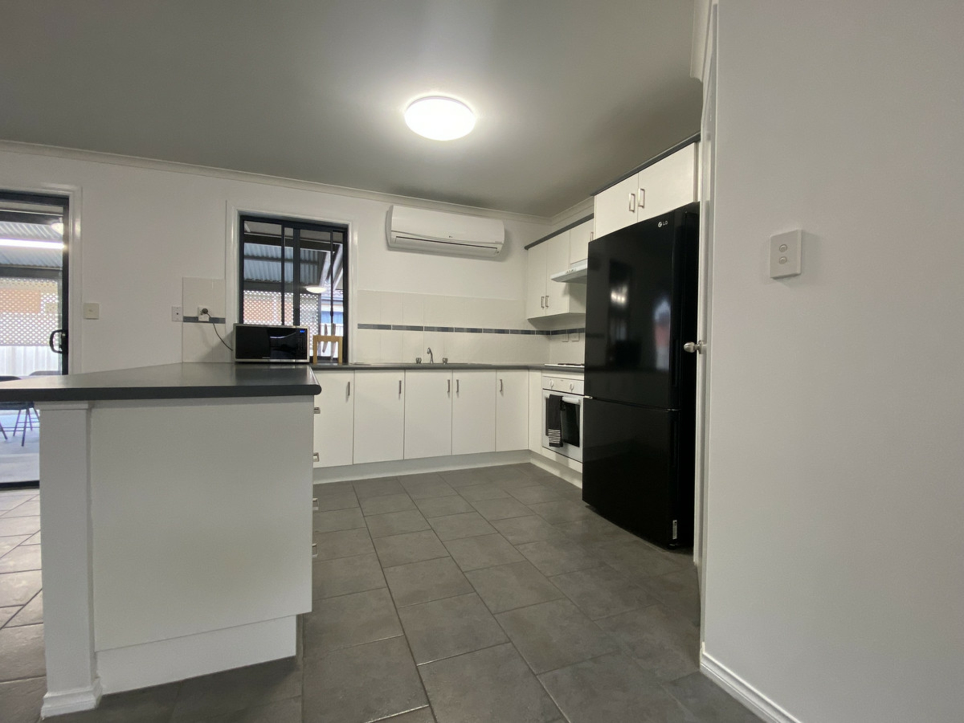 8 William Drive, DAVOREN PARK