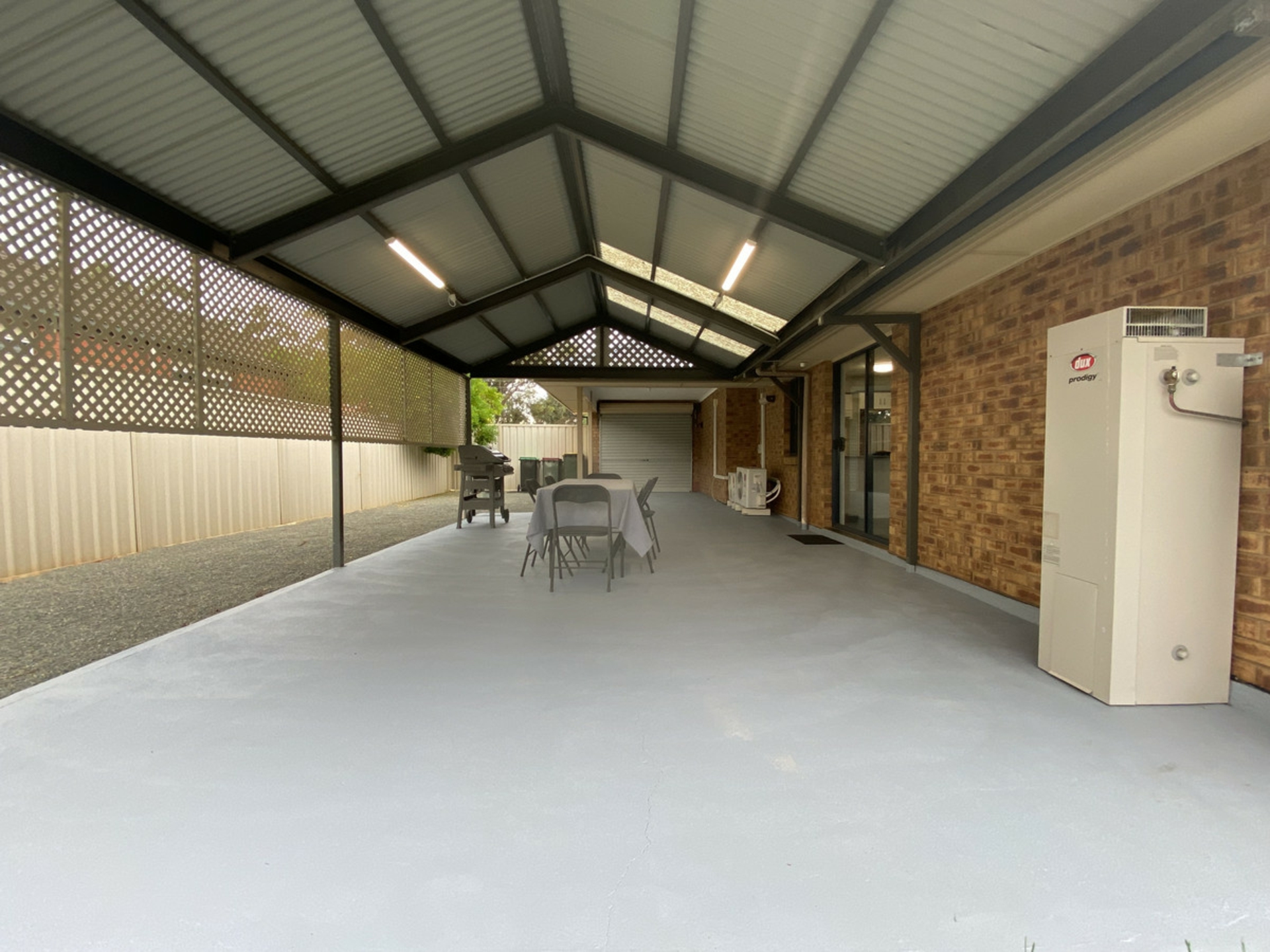 8 William Drive, DAVOREN PARK
