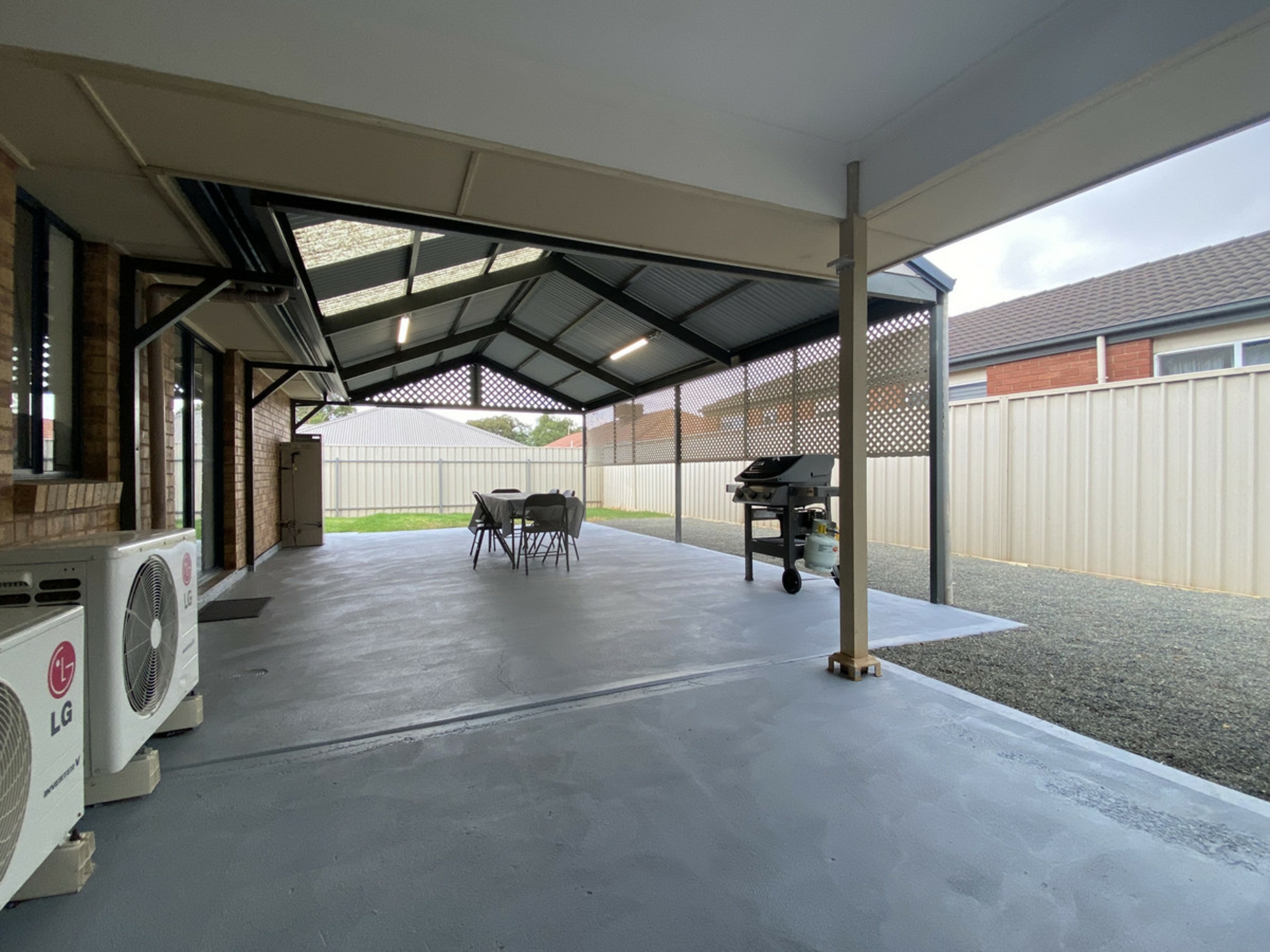 8 William Drive, DAVOREN PARK