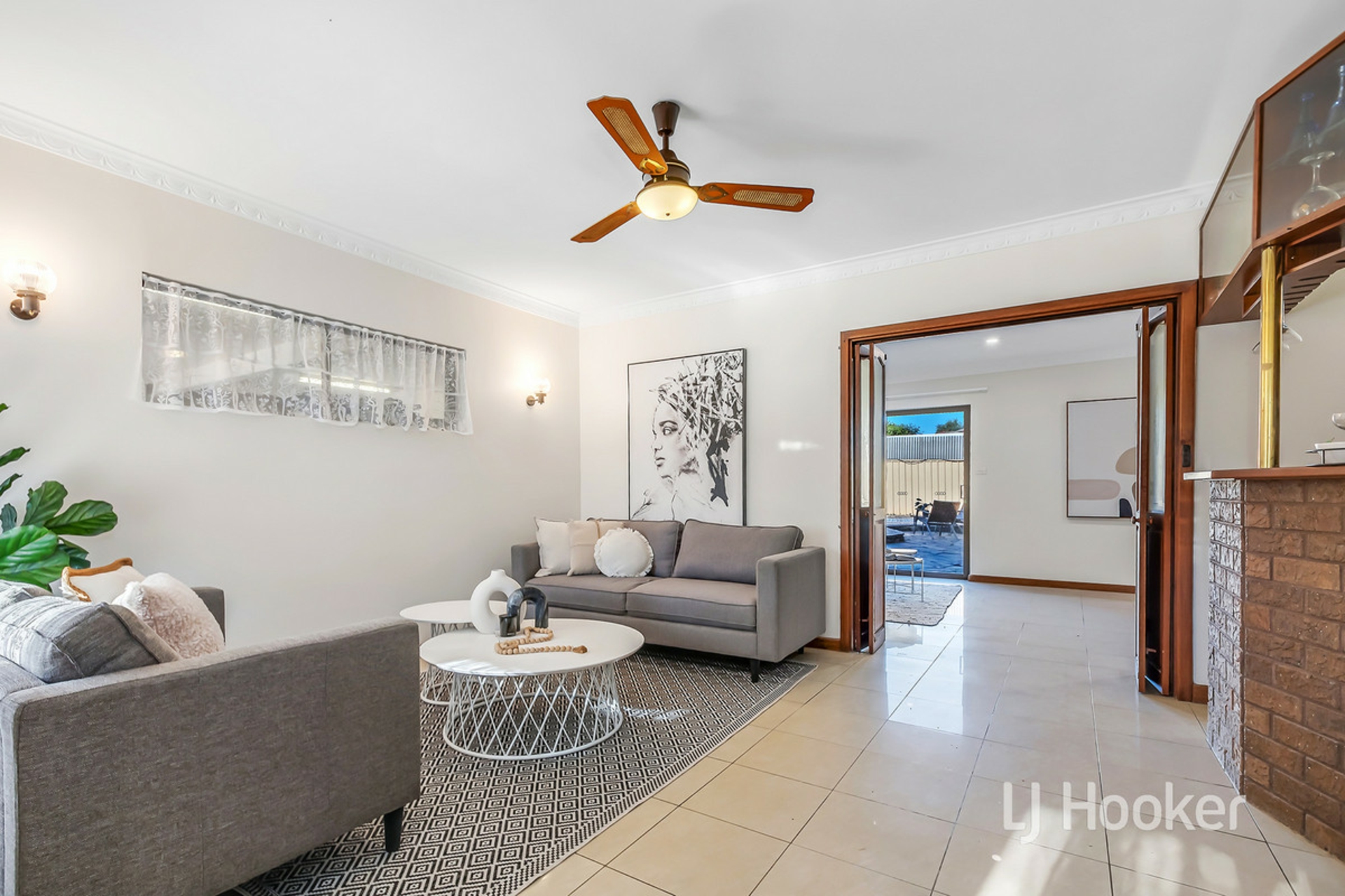 64 Carruthers Drive, MODBURY NORTH