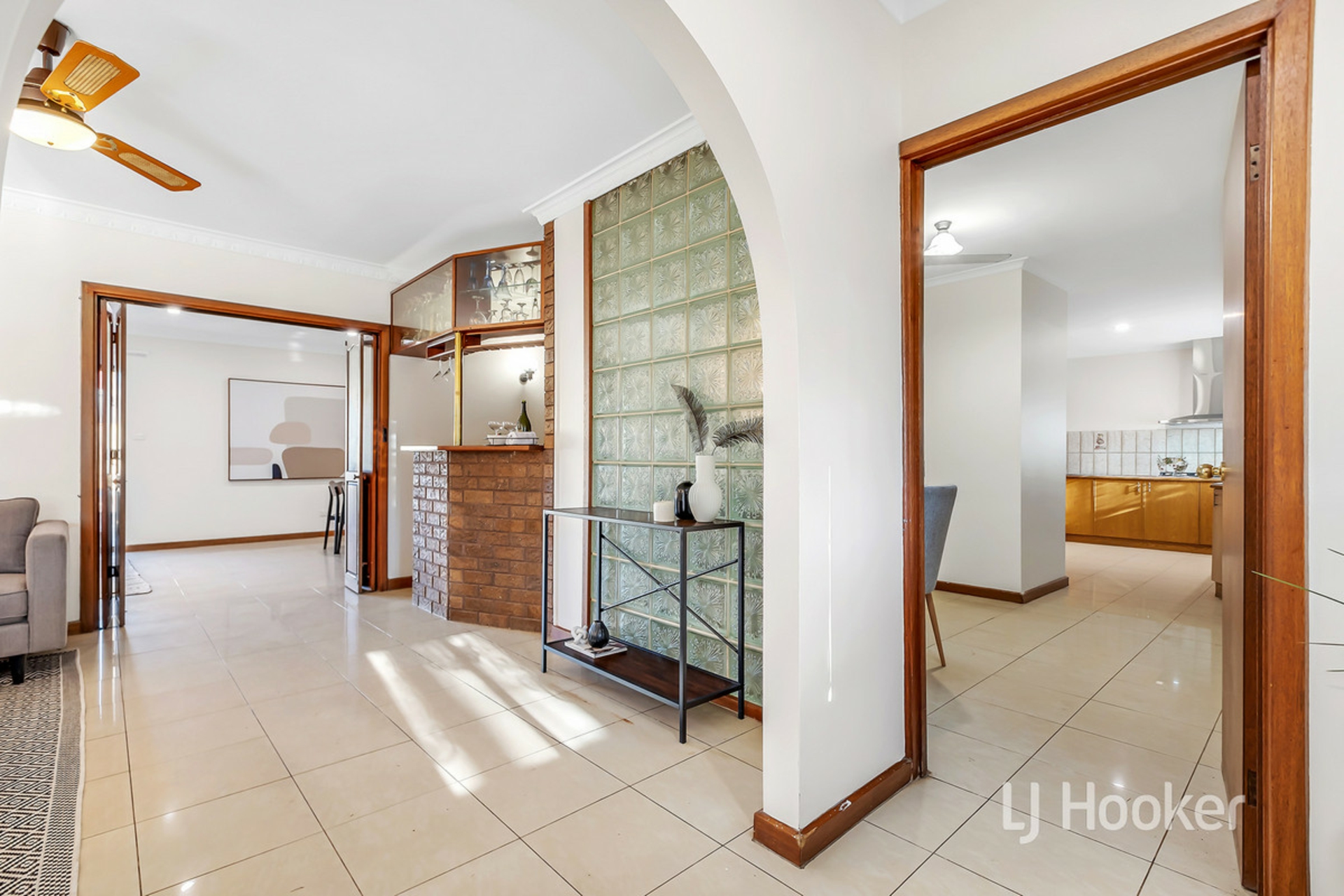 64 Carruthers Drive, MODBURY NORTH
