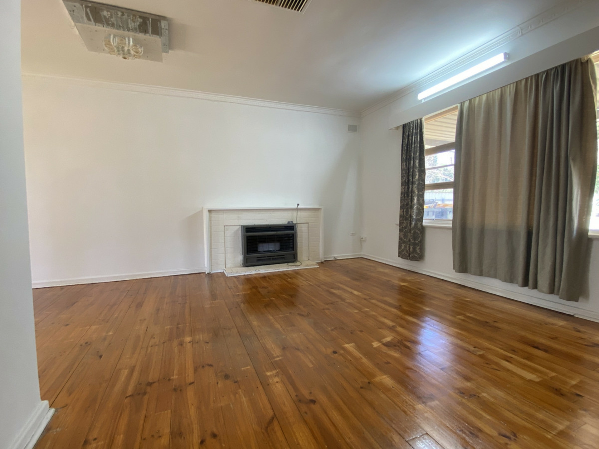 24 Shaftesbury Road, ELIZABETH VALE