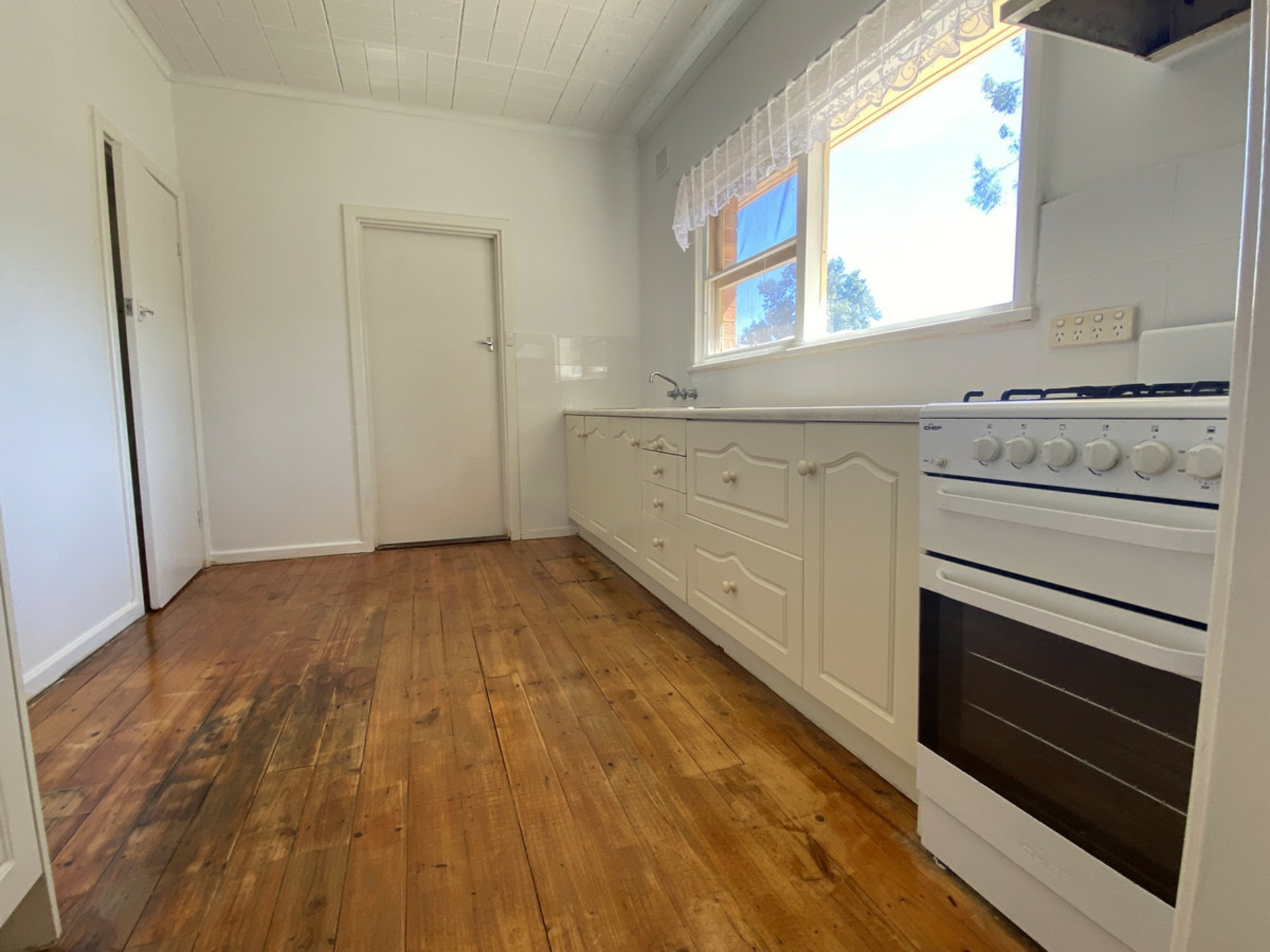 24 Shaftesbury Road, ELIZABETH VALE
