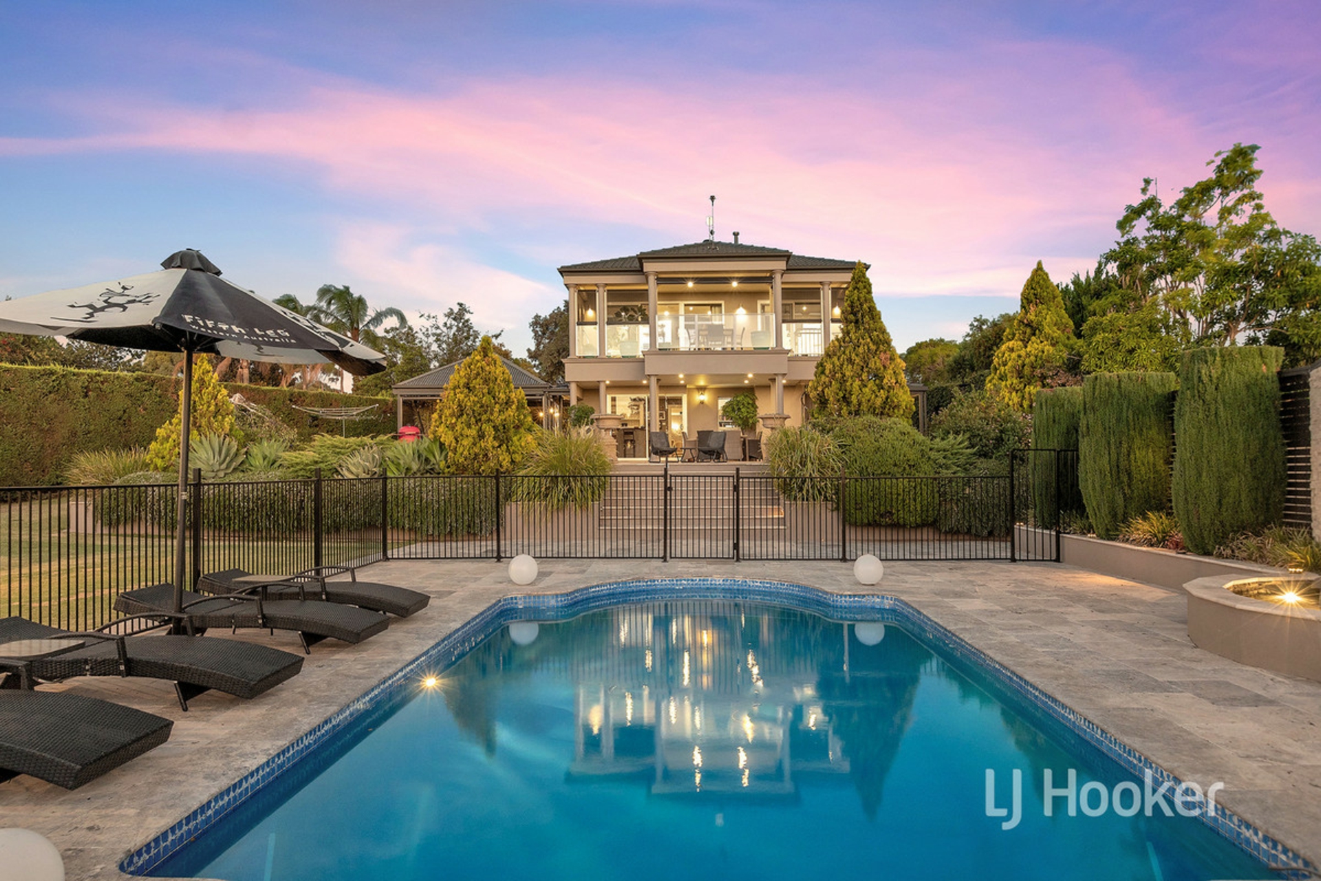 6 Yateri Court, GREENWITH
