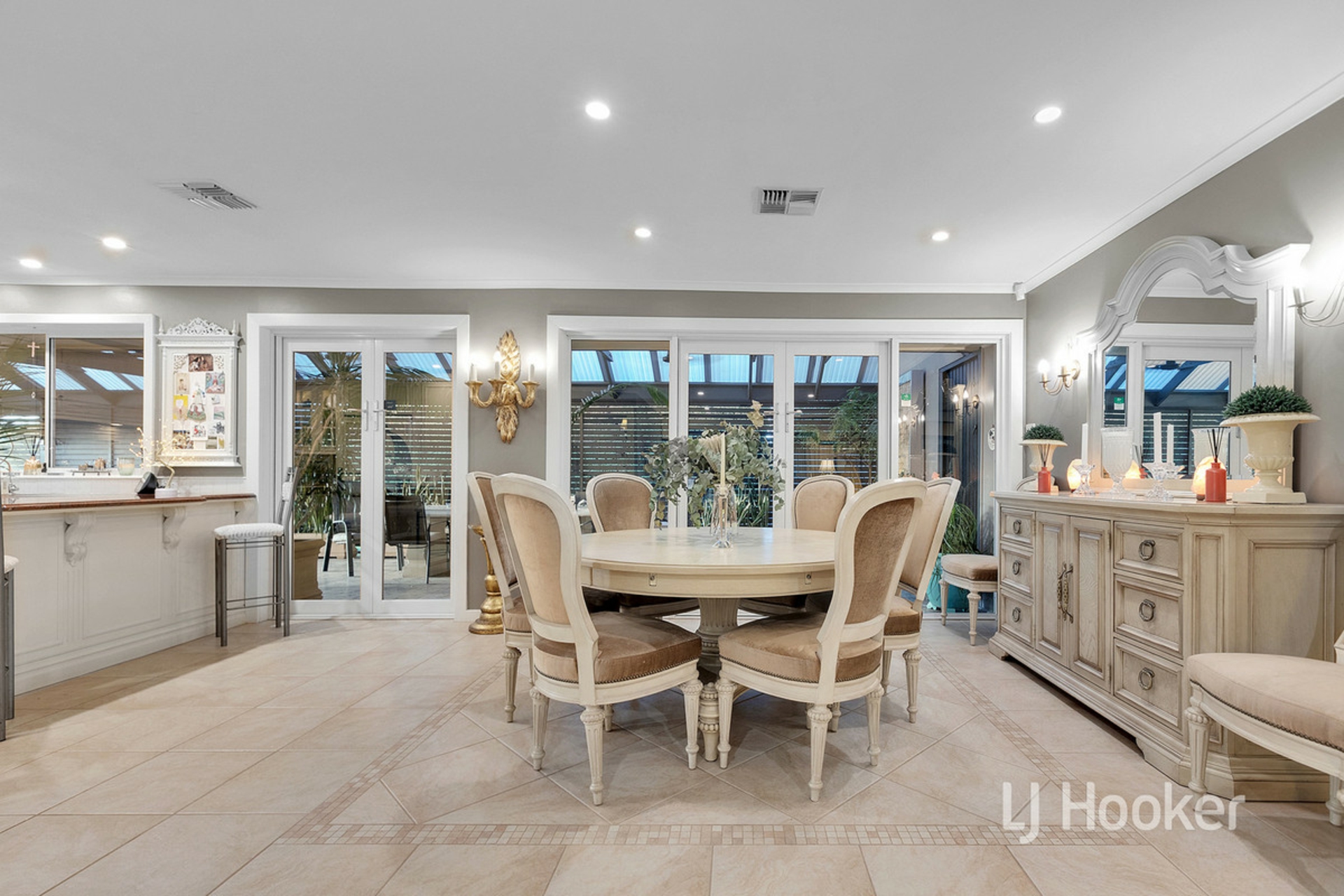 6 Yateri Court, GREENWITH