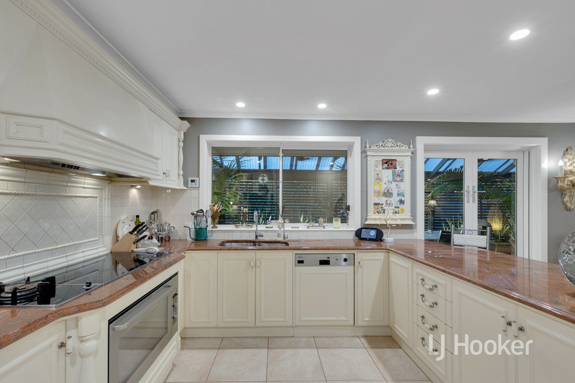 6 Yateri Court, GREENWITH