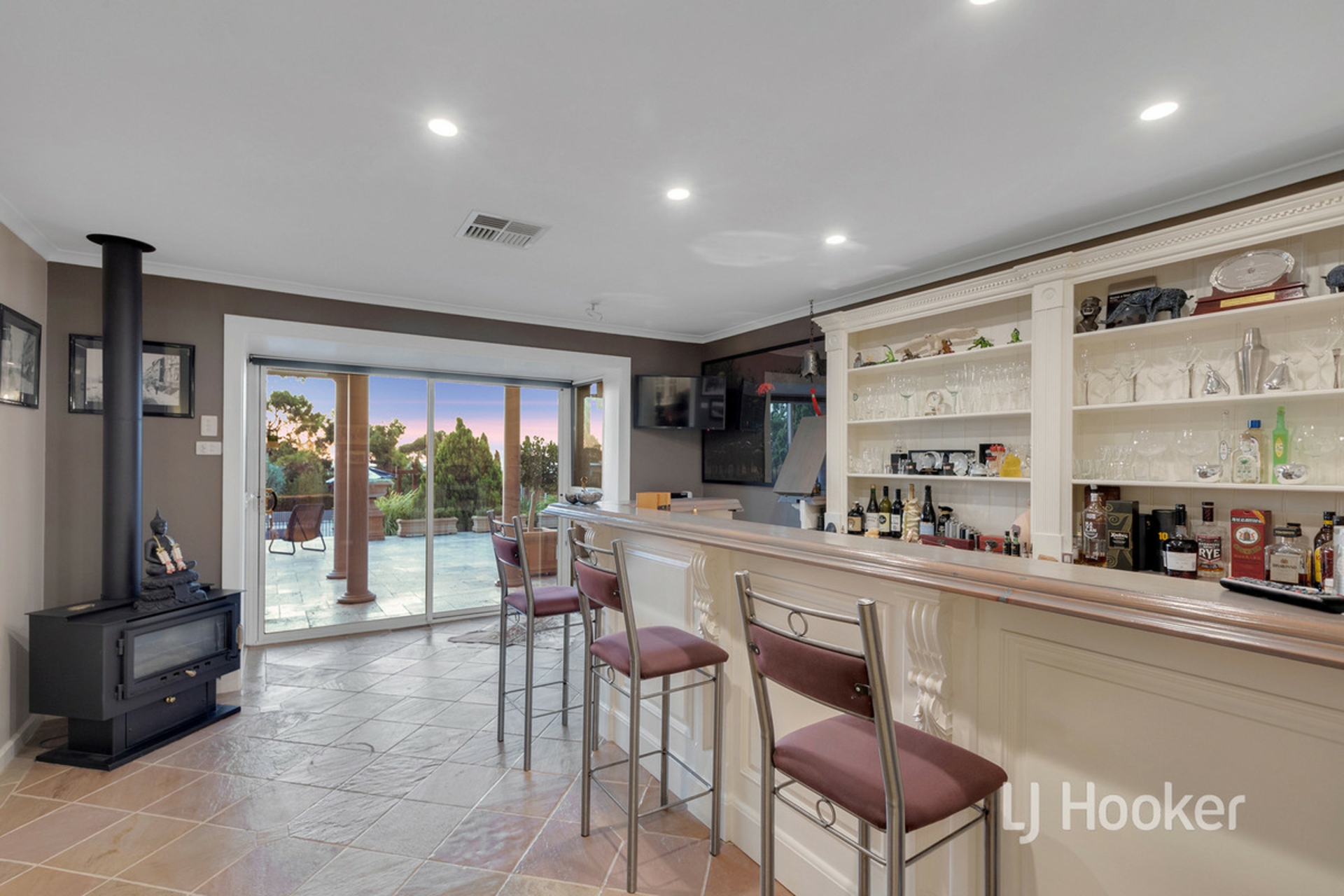 6 Yateri Court, GREENWITH