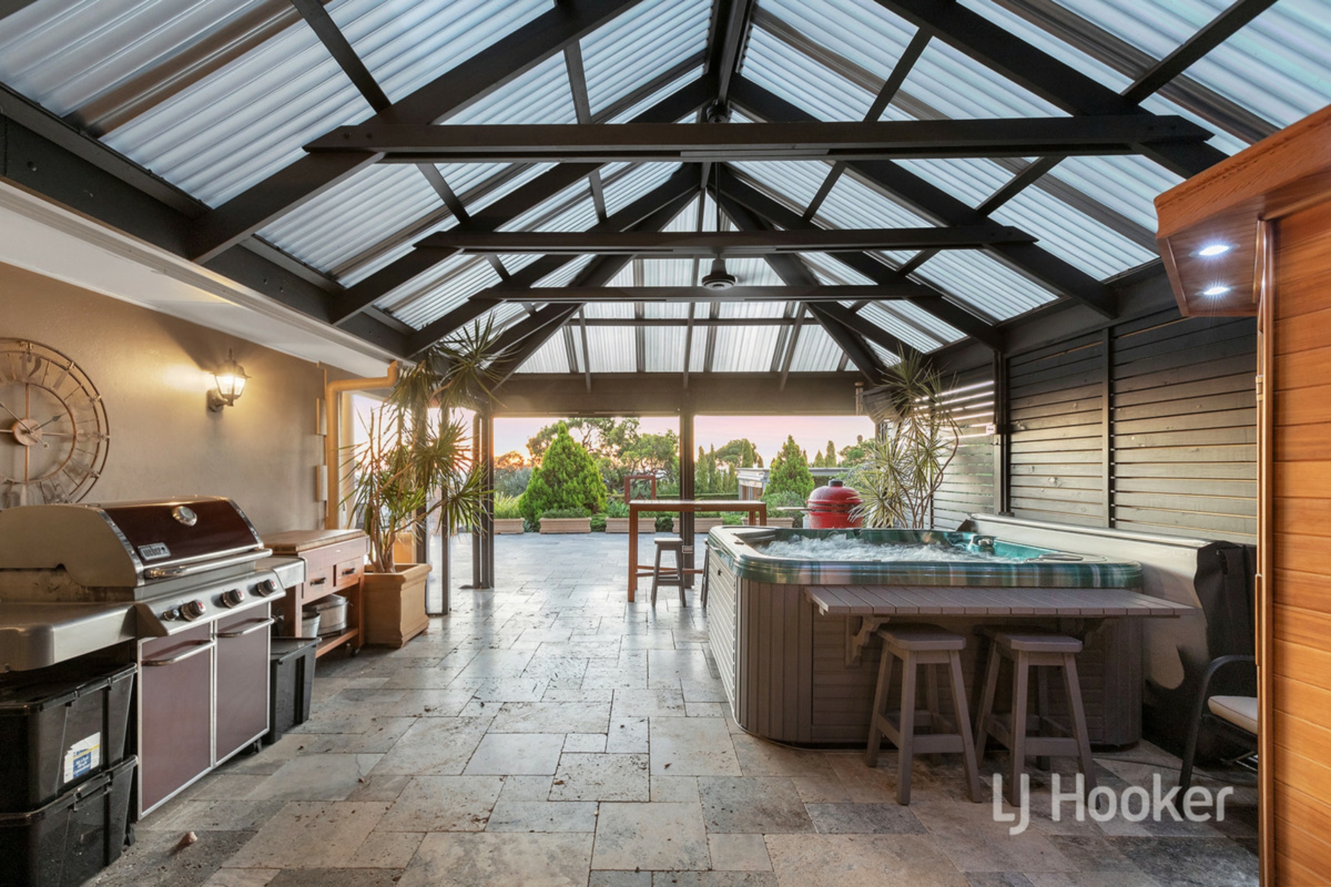 6 Yateri Court, GREENWITH