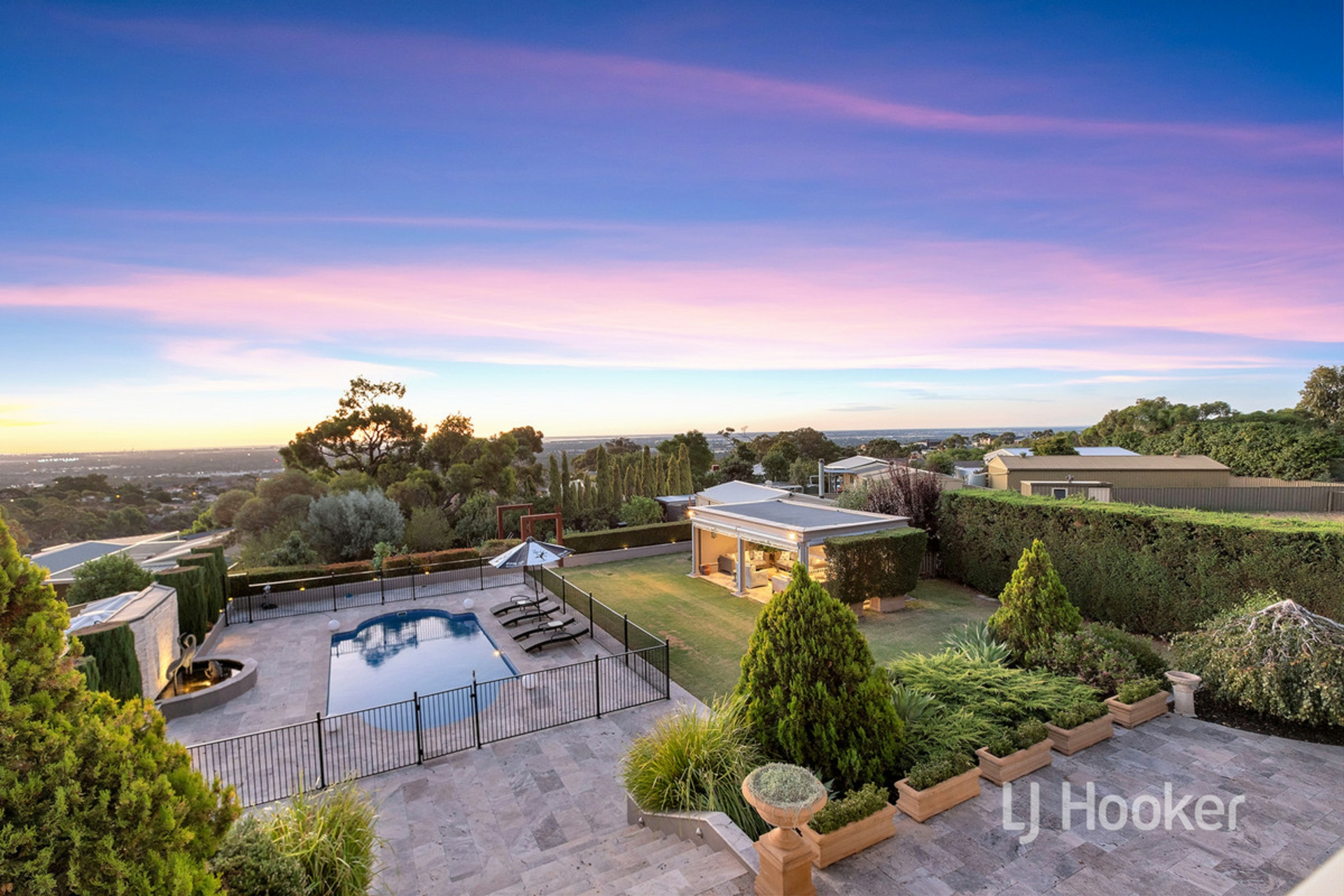 6 Yateri Court, GREENWITH