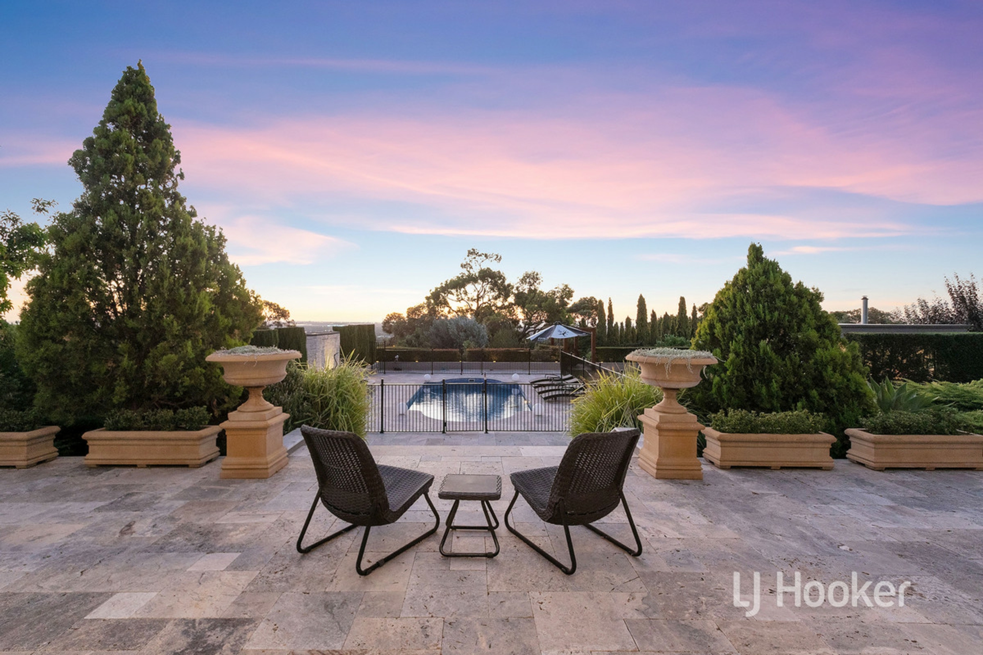 6 Yateri Court, GREENWITH