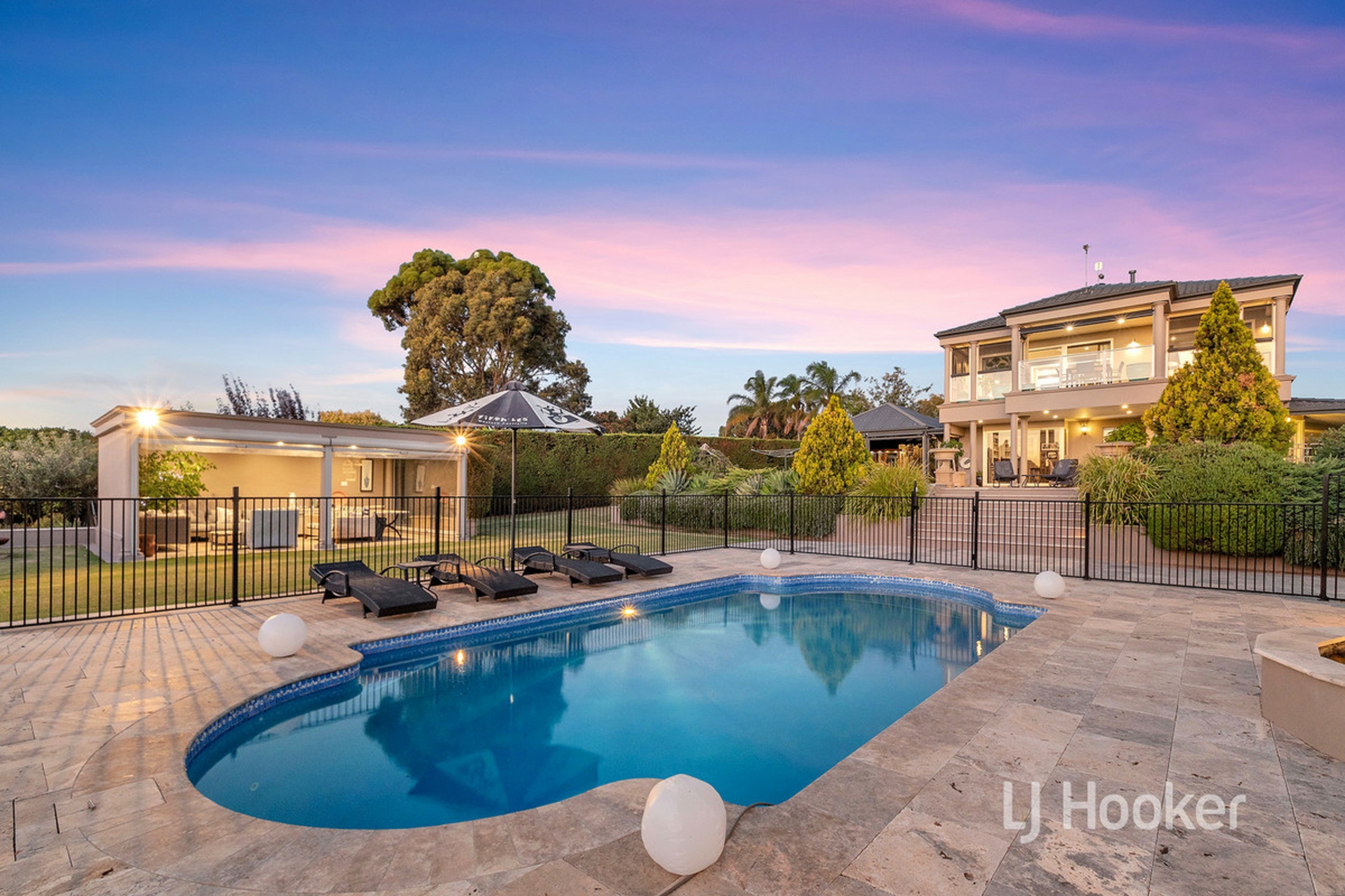 6 Yateri Court, GREENWITH