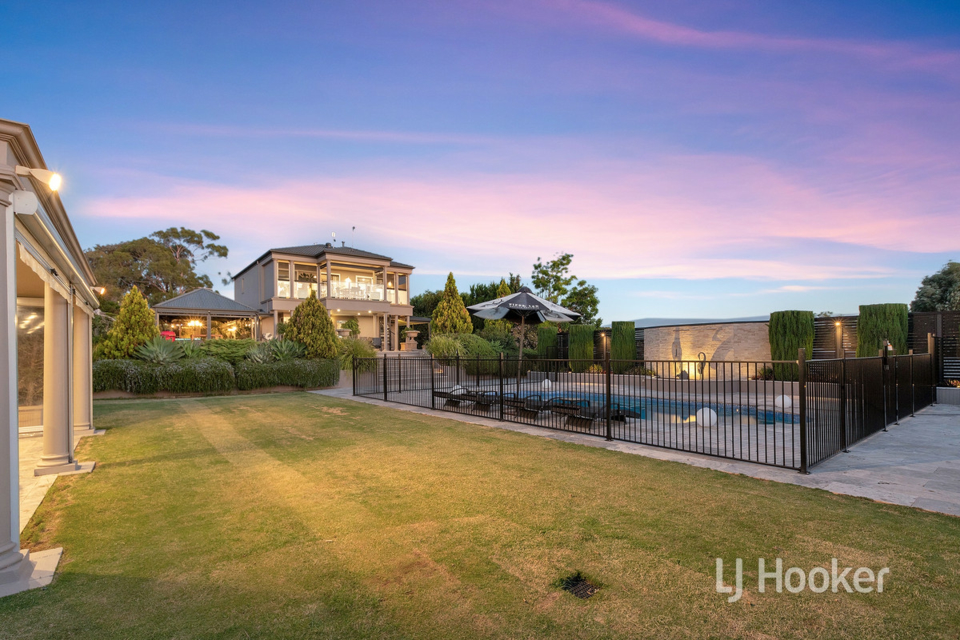 6 Yateri Court, GREENWITH