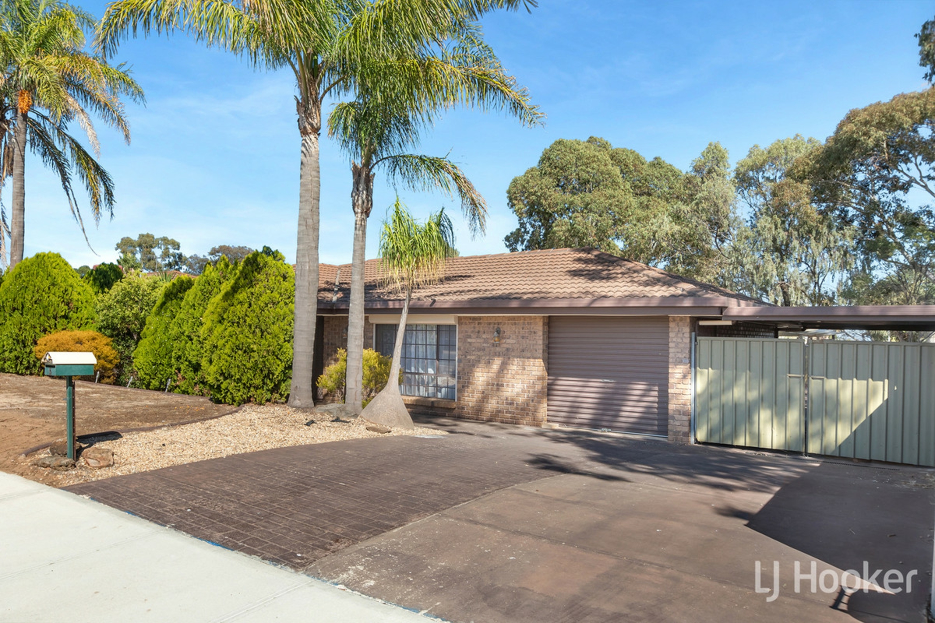 5 Olinda Street Craigmore SA House for Sale LJ Hooker