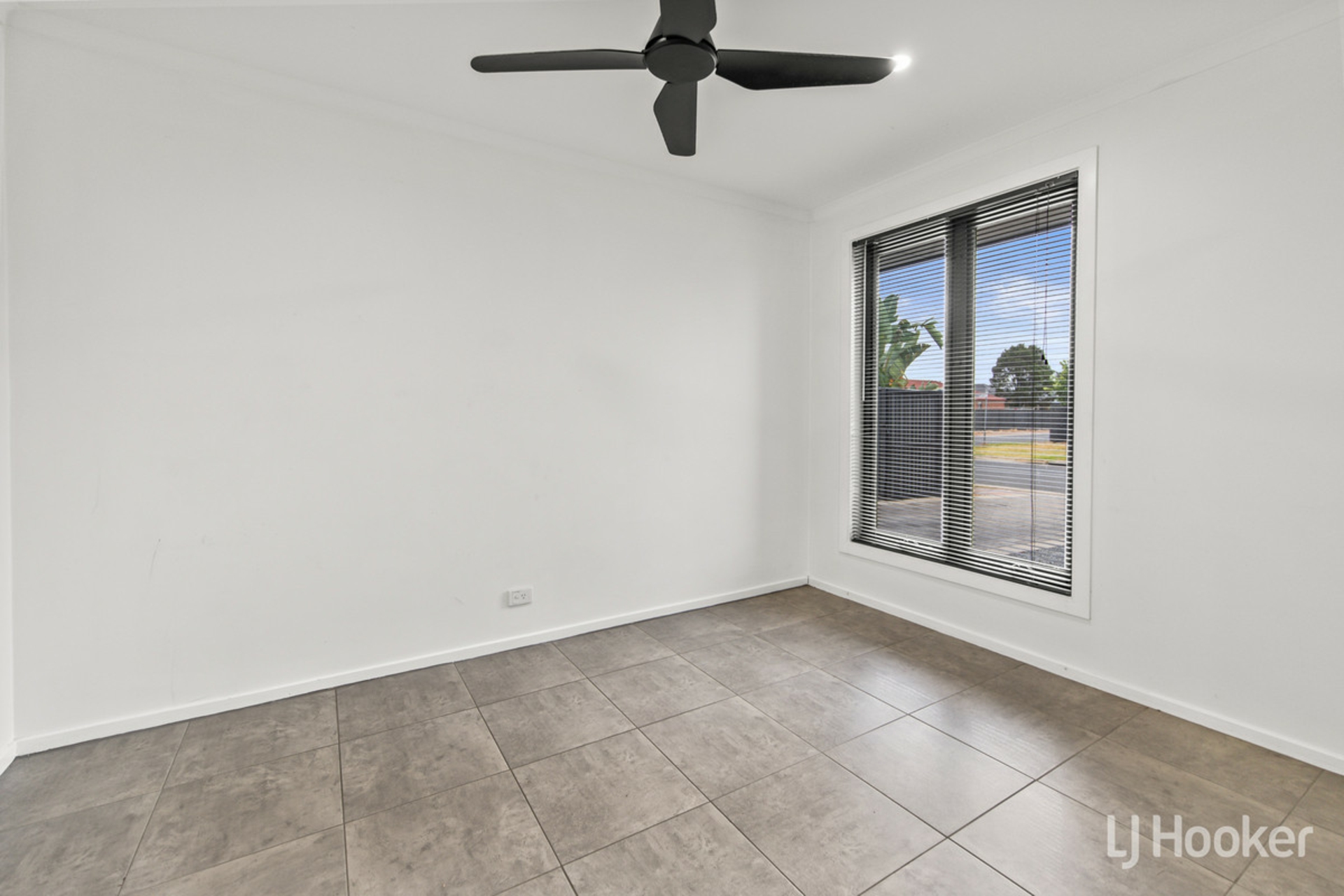 22 Oakwood Circuit, MUNNO PARA WEST